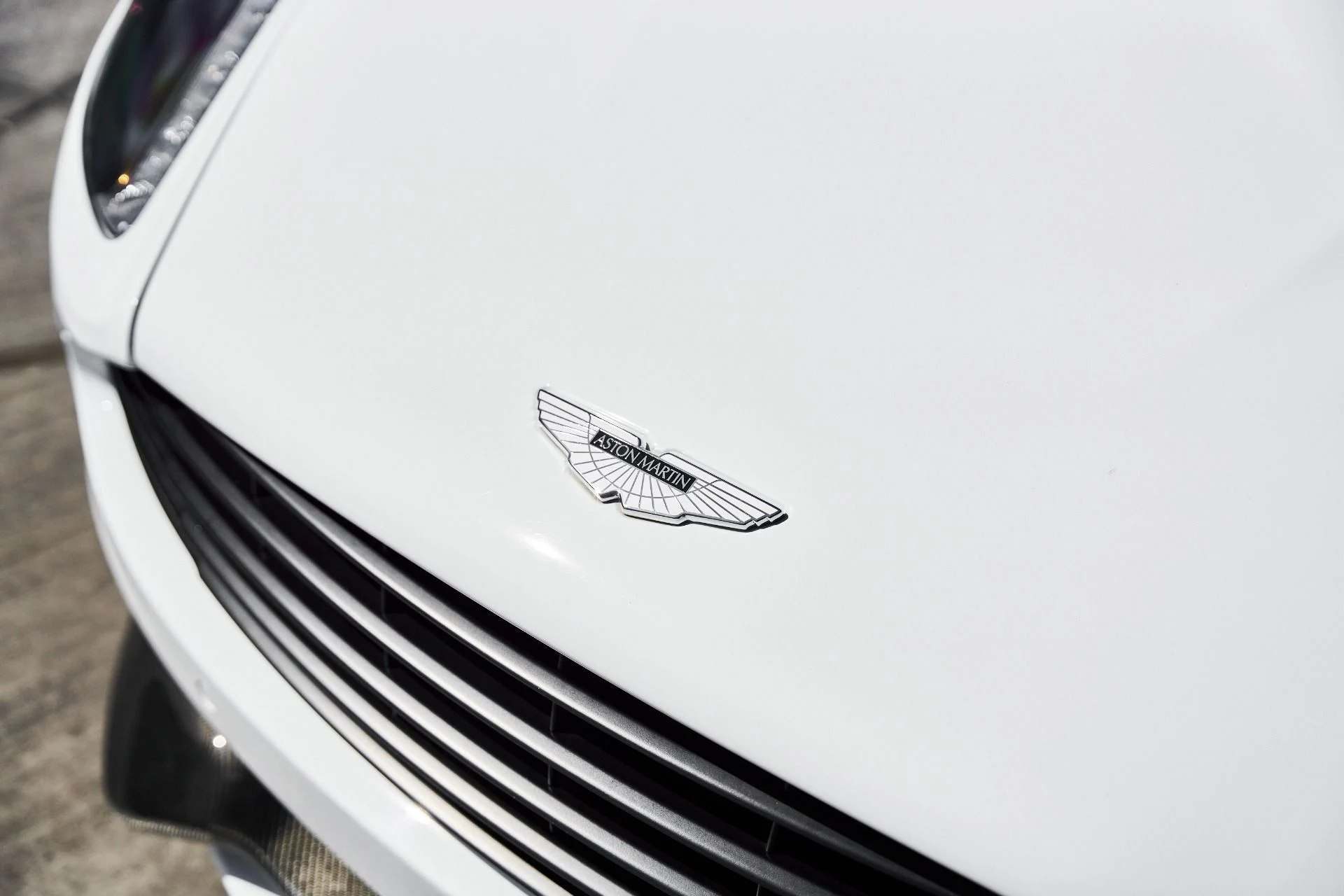 mph006_2971076079_Used_2017_Aston_Martin_Vanquish_Volante_1773797492_296525ea02