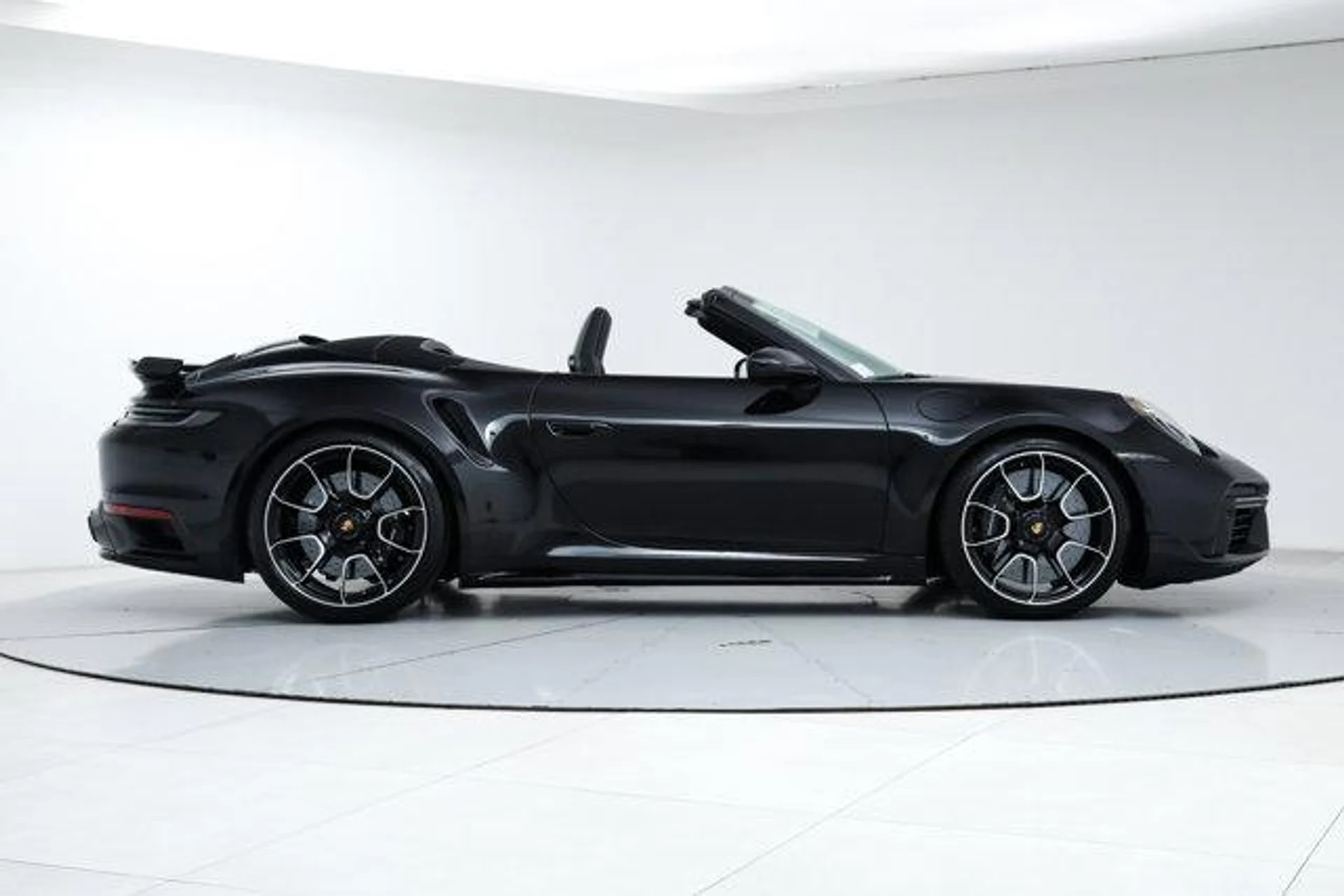 mph006_297483408_DI_58_G_Dm_DVSUDU_wh_F_Cgq_S_Ef6w_Tc_5ead712007