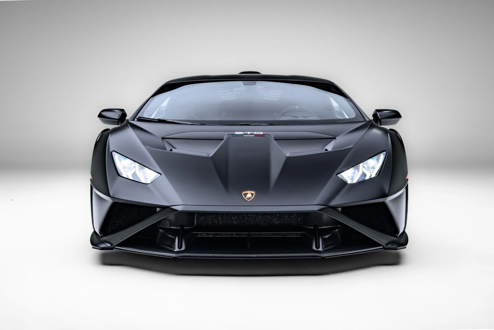 mph006_2978772821_Used_2022_Lamborghini_Huracan_STO_1771969691_40c7c99fc8