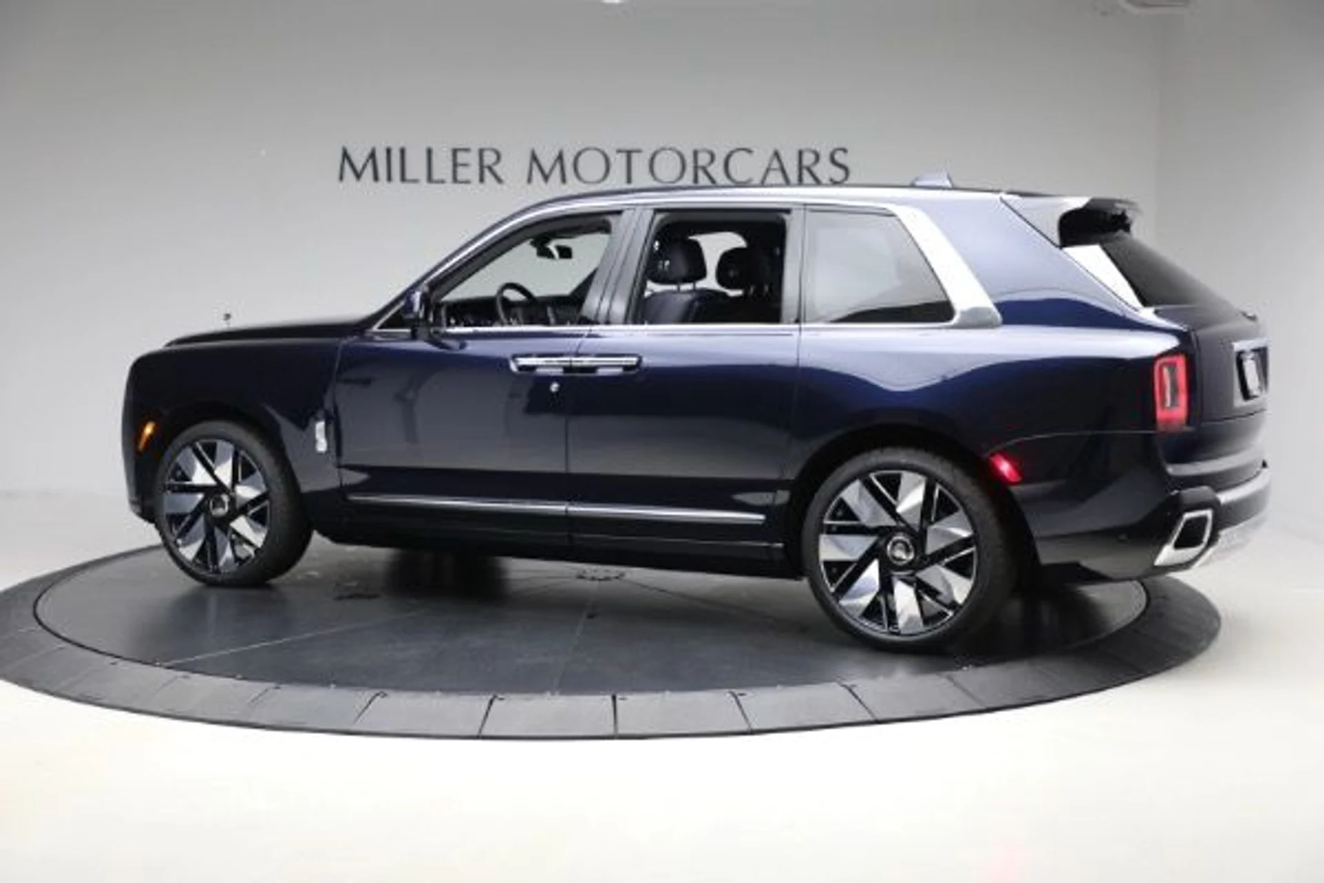 mph006_2980221337_Used_2026_Rolls_Royce_Cullinan_af8bfdf8e3