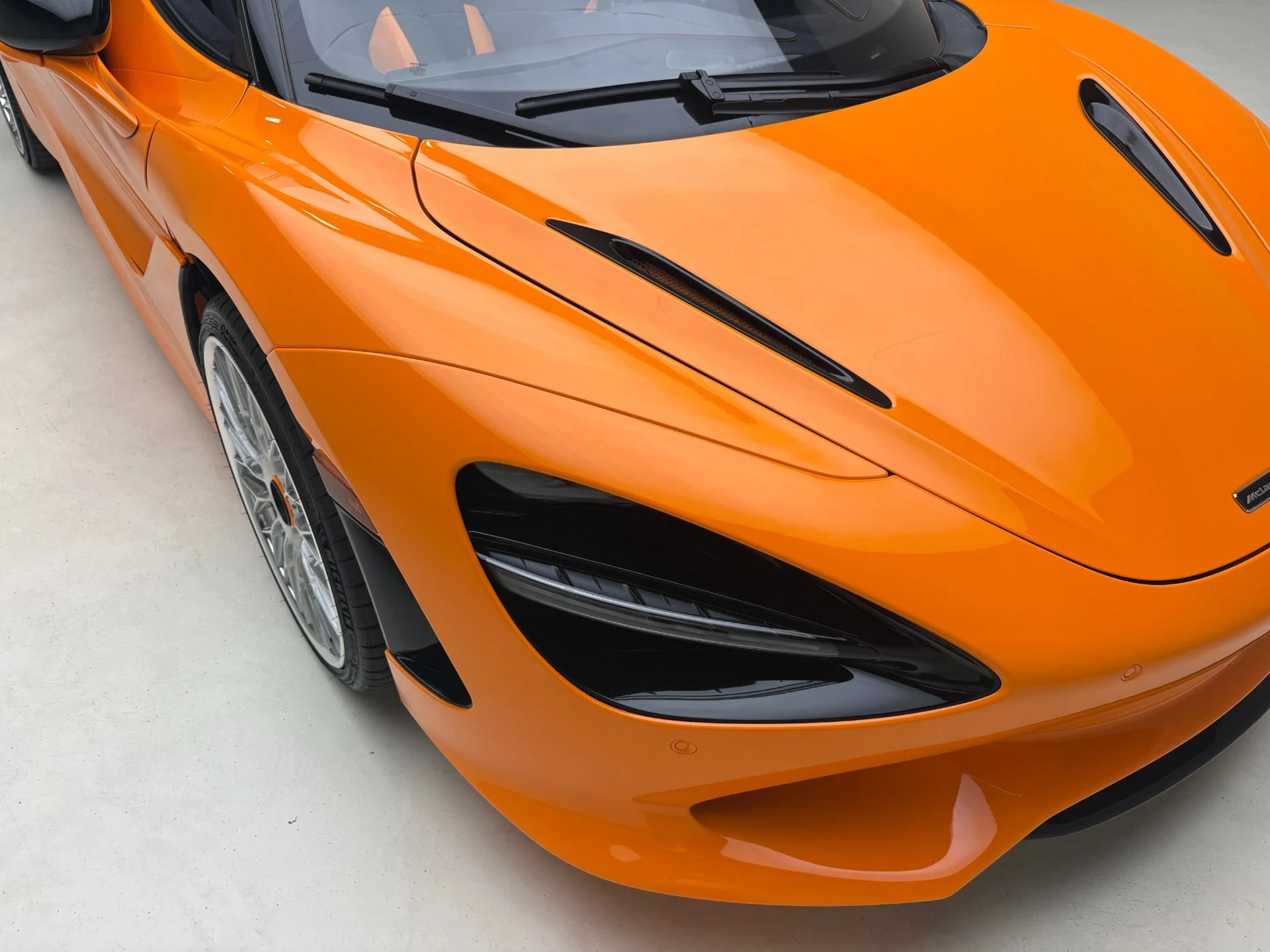 mph006_2982727369_Used_2025_Mc_Laren_750_S_Spider_1777582720_538018b148