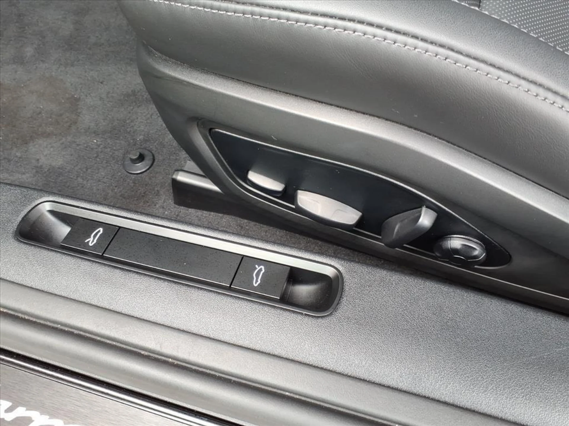 mph006_2982986767_27c49cfd0bc2d47ff127f539533d1f17_e61605ff3d