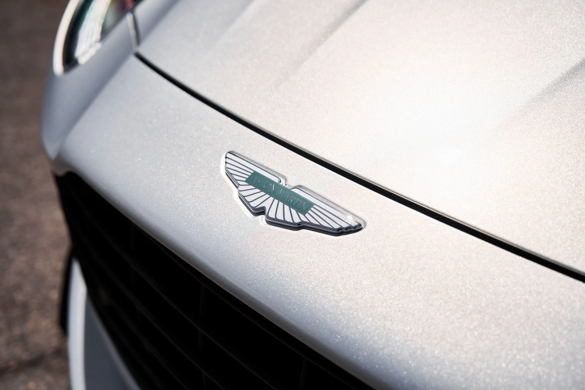 mph006_2992170936_Used_2024_Aston_Martin_DB_12_1755890576_c368b772e7