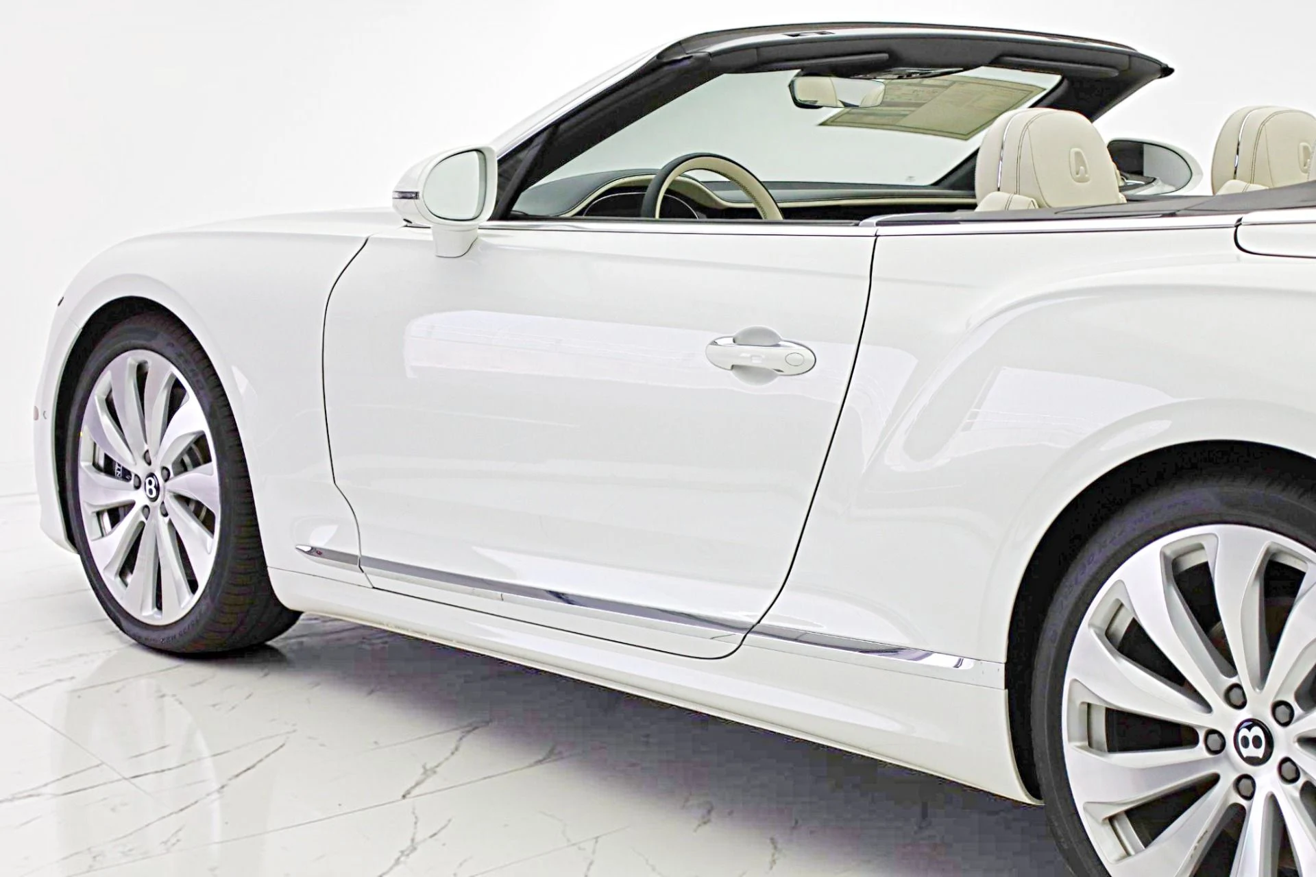 mph006_2997685408_New_2026_Bentley_Continental_GTC_710ef7292c