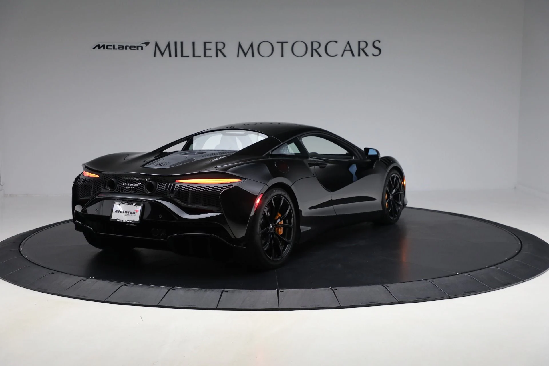 mph006_300054198_Used_2023_Mc_Laren_Artura_02f895be9c