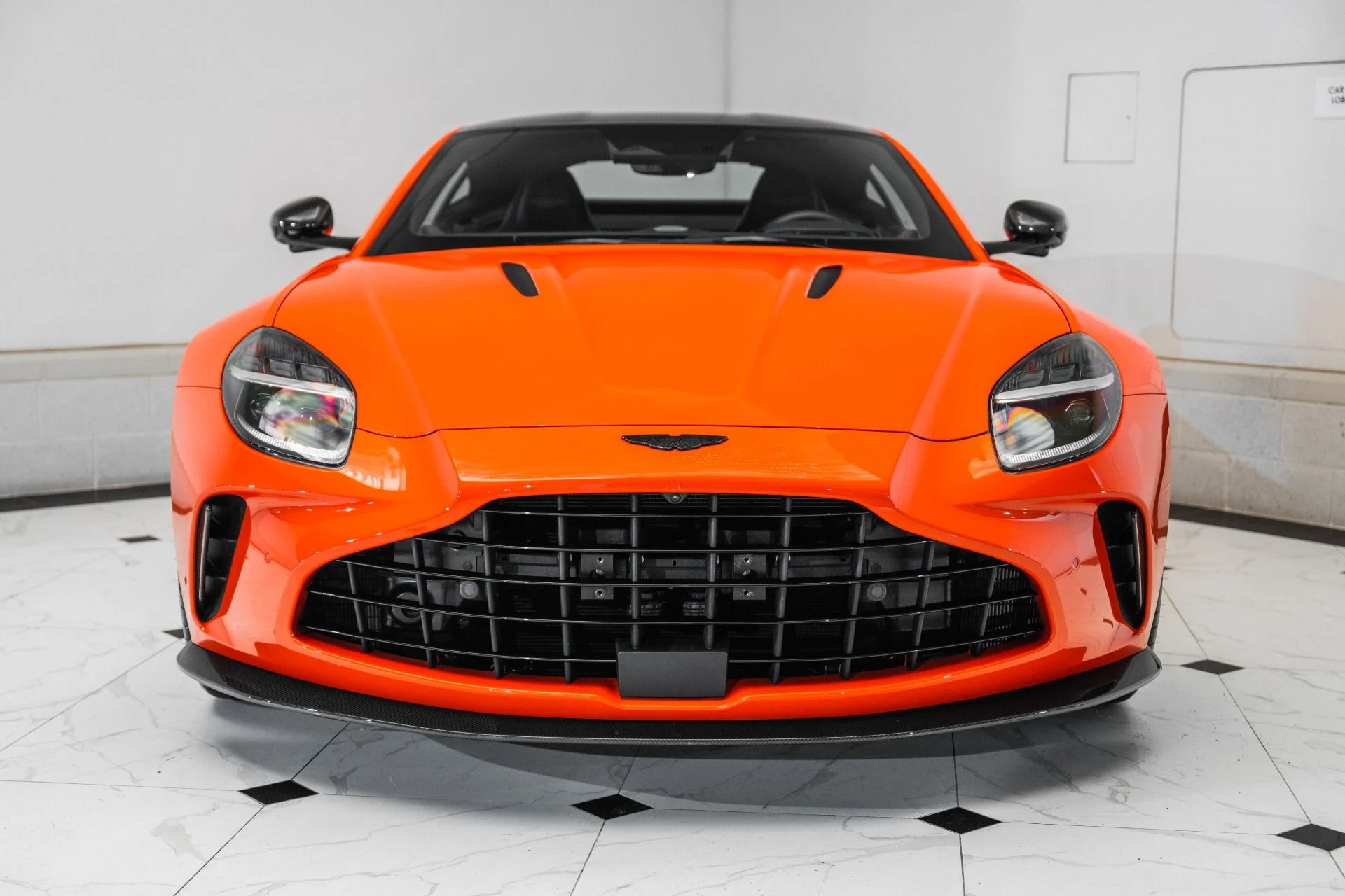 mph006_300163741_Used_2025_Aston_Martin_Vantage_1754335114_1edfa0e93f