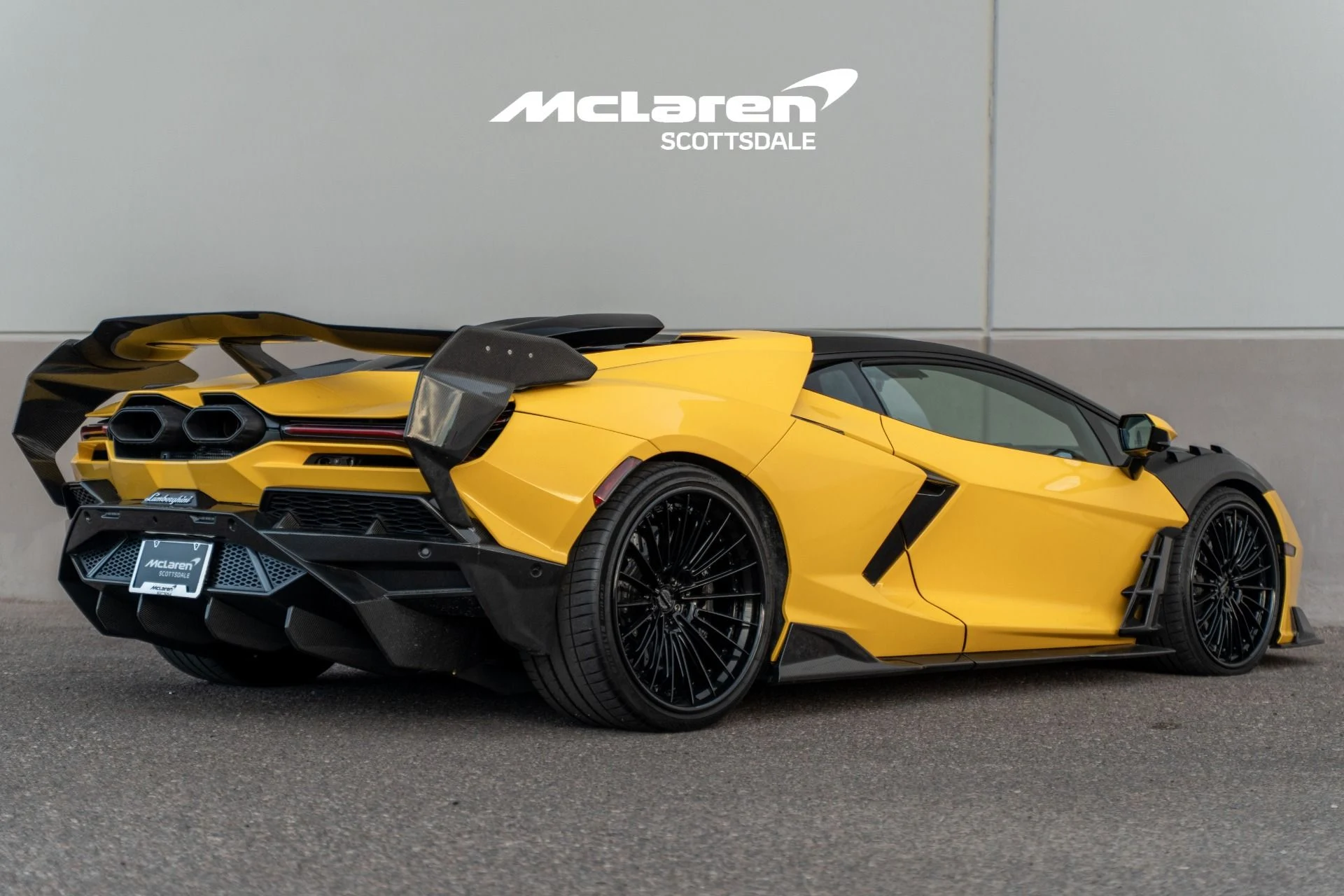 mph006_3024306144_Used_2024_LAMBORGHINI_REVUELTO_1769478324_71cccda0d2