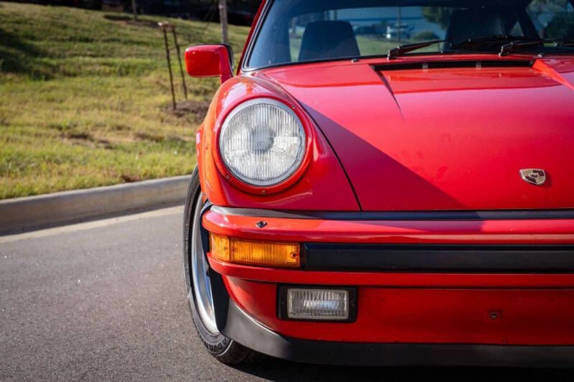 mph006_3030937874_1985_porsche_911_carrera_2dr_coupe_cfc0e83173