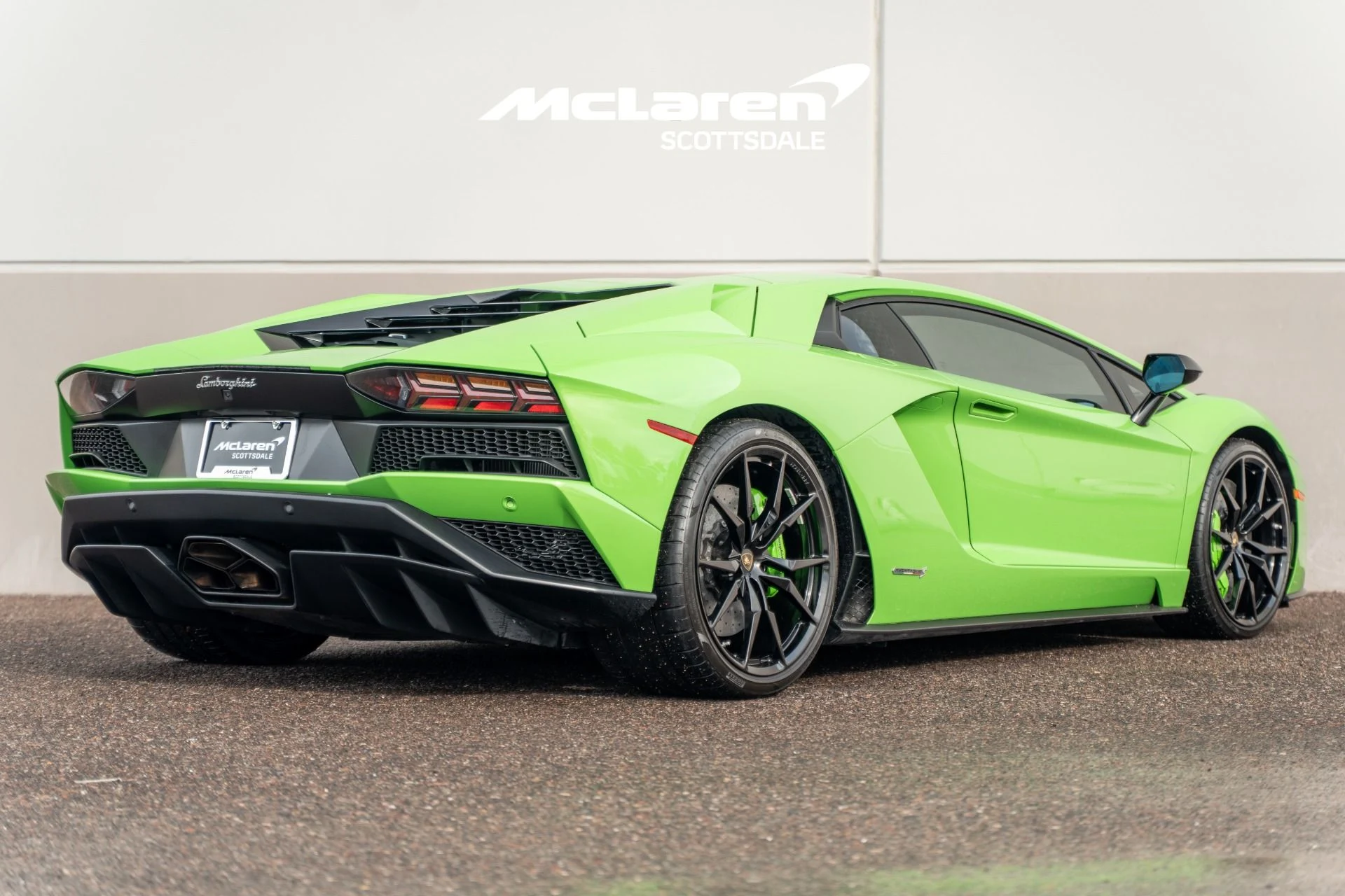 mph006_3034976035_Used_2018_LAMBORGHINI_AVENTADOR_LP_740_4_S_1764040223_470069f60b