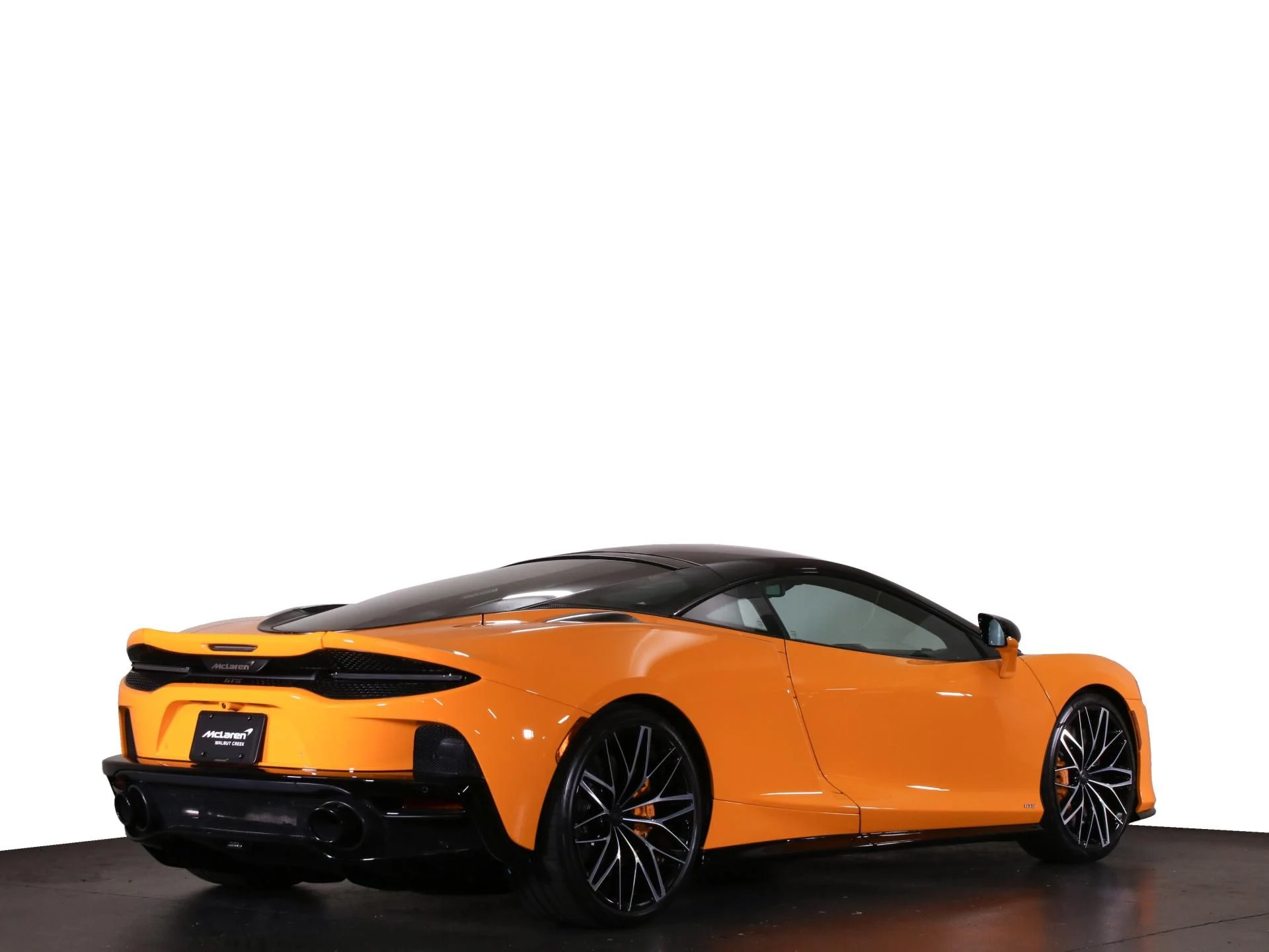 mph006_3036389924_New_2025_Aston_Martin_DBX_707_1752246368_ad045ae85b