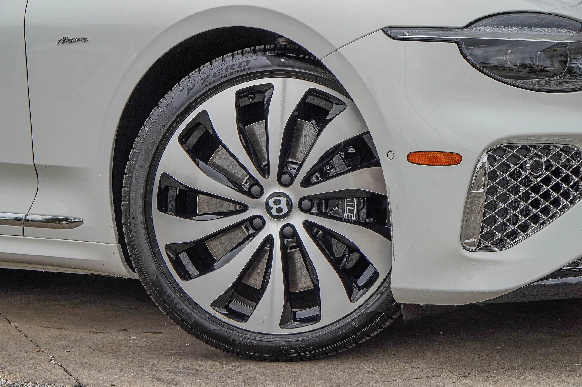 mph006_3040079702_Hi_Tech_Luxury_Imports_LLC_SCBCP_2_ZG_7_TC_025858_image_6_fe9f465d32