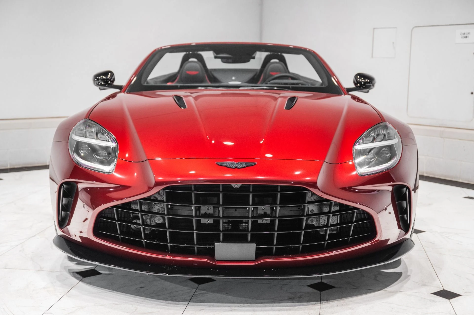 mph006_3049248324_New_2026_Aston_Martin_Vantage_S_Roadster_1784732743_d4460fd785