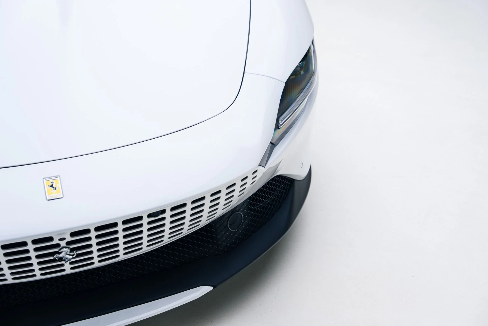 mph006_3057436383_Used_2025_Ferrari_Roma_Spider_1766089214_afcd3daa6f