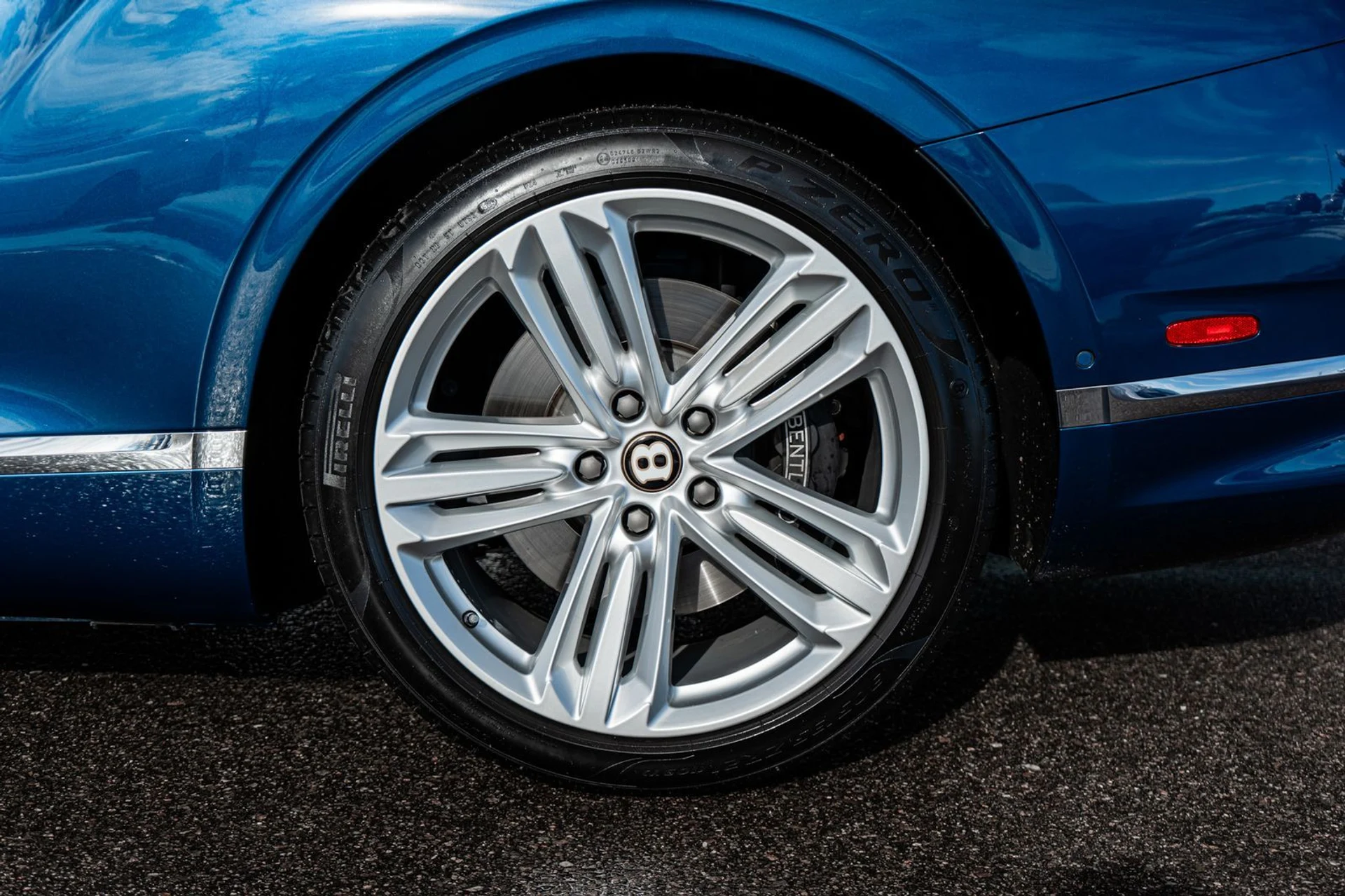 mph006_3058648709_2623530a_0887_4e17_b38a_998db167bfbe_59efac228b