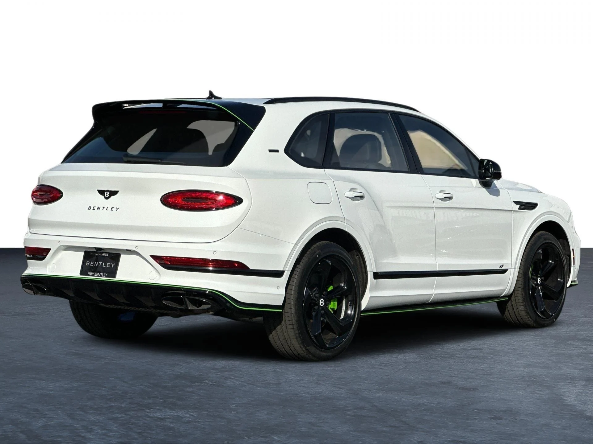 mph006_3063066133_New_2025_Bentley_Bentayga_V8_1760604144_15f64e19a4