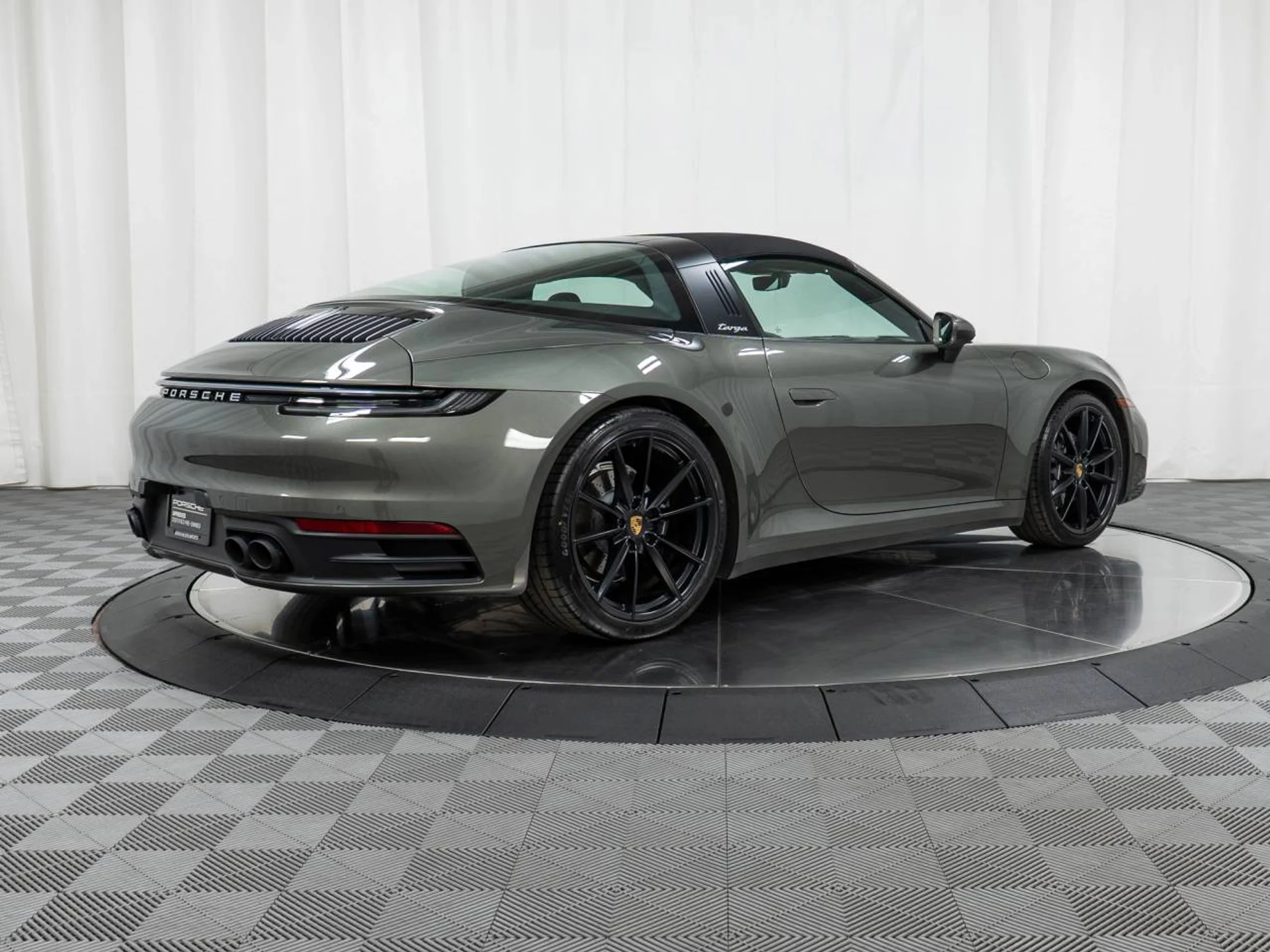 mph006_307068328_1280_f01fc4d351