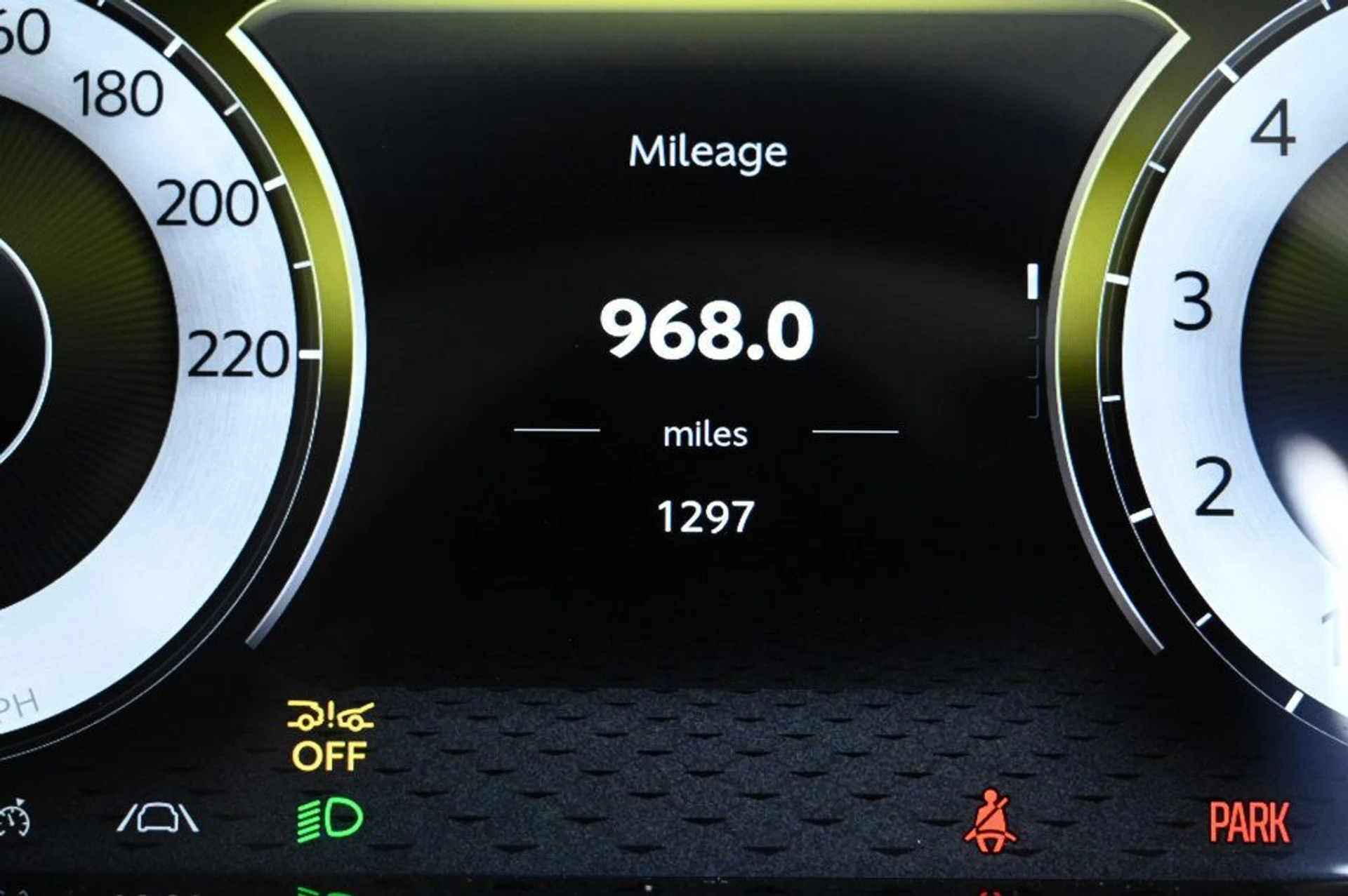 mph006_3074639521_used_2026_aston_martin_vantage_base_11350_22991010_6_1024_c8754db09f