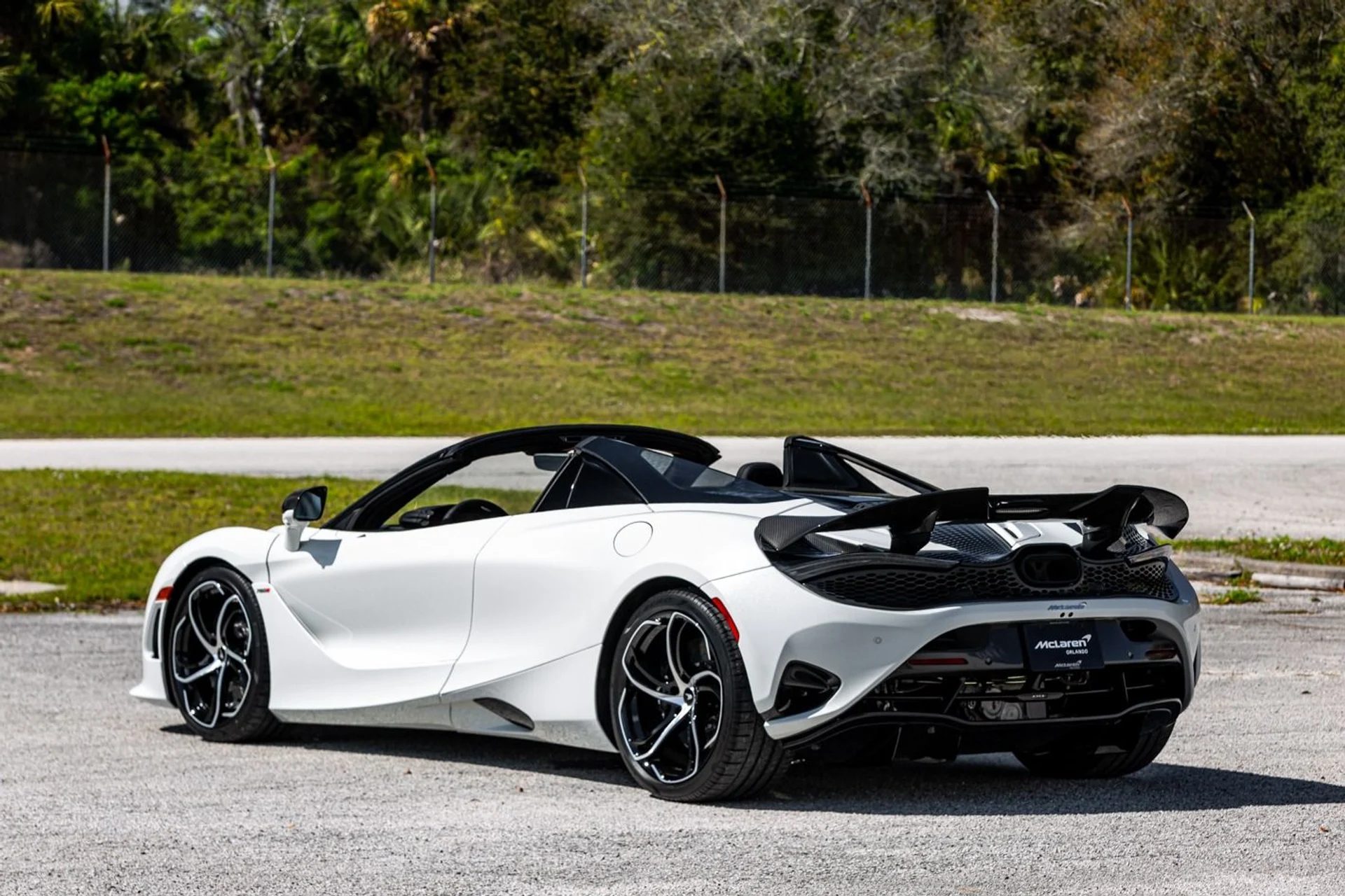 mph006_3078881636_Used_2024_Mc_Laren_750_S_Spider_be4b555002