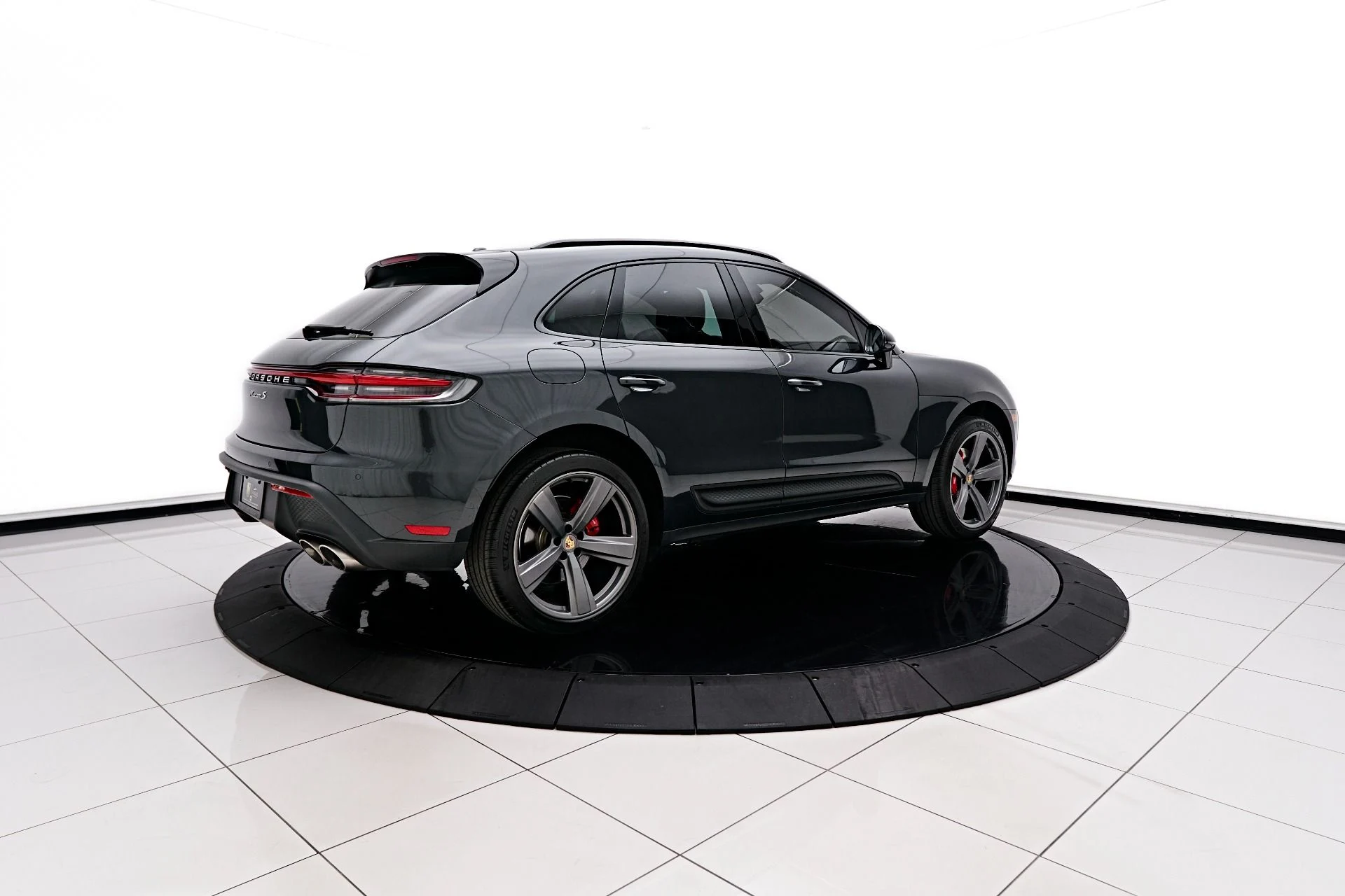 mph006_309089869_Used_2022_Porsche_Macan_S_1704222404_04279e64fe
