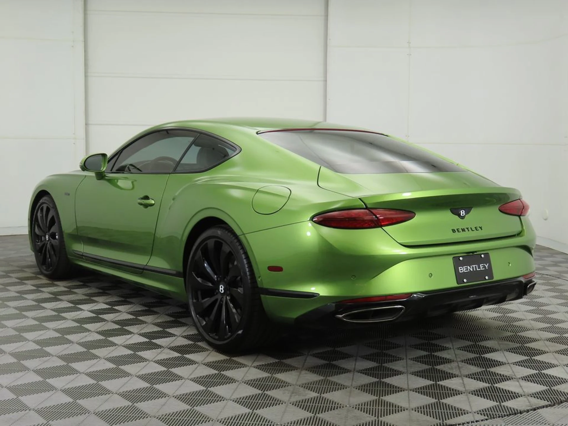 mph006_3095688815_new_2025_bentley_continental_gtblackeditioncoupe_8119_22910192_7_1024_90fd4d859c