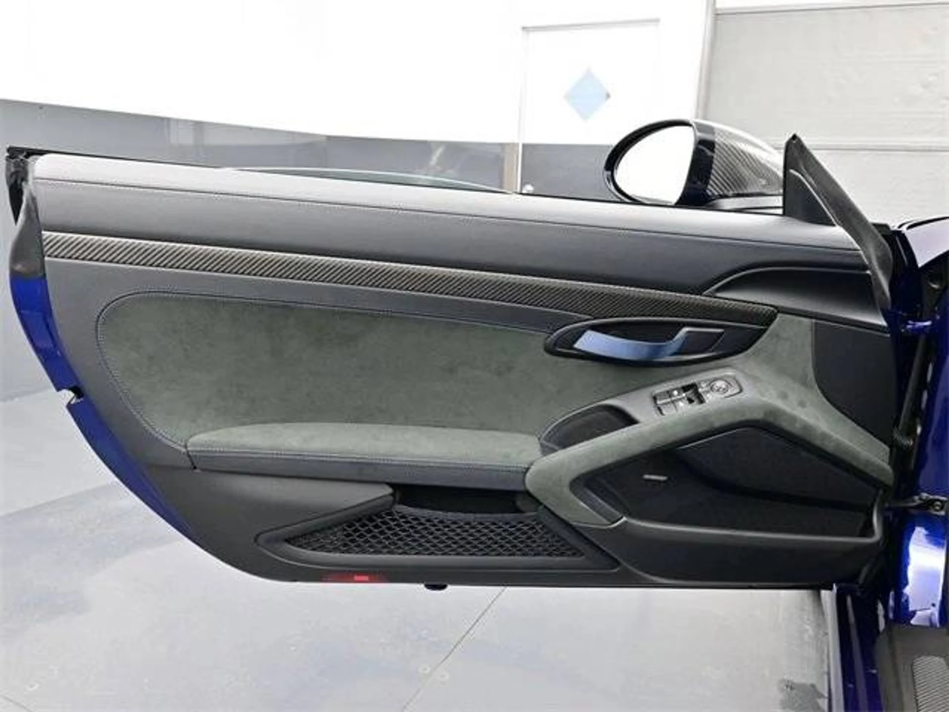 mph006_3099571537_c79fba579832162e80c341d64104fad3x_e7a6f8e5b2