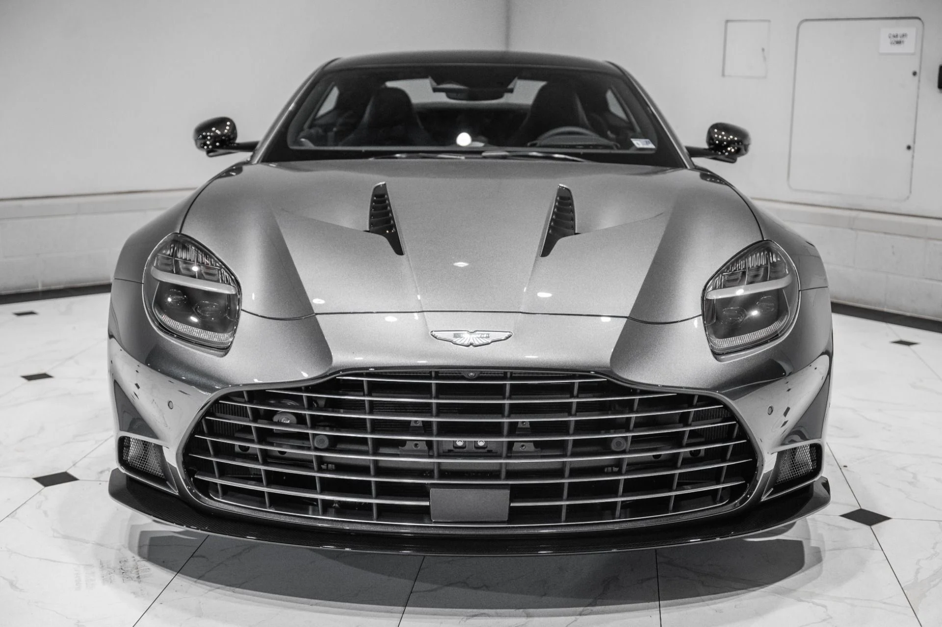 mph006_3113028886_New_2027_ASTON_MARTIN_VANQUISH_1787330062_25c07d769d