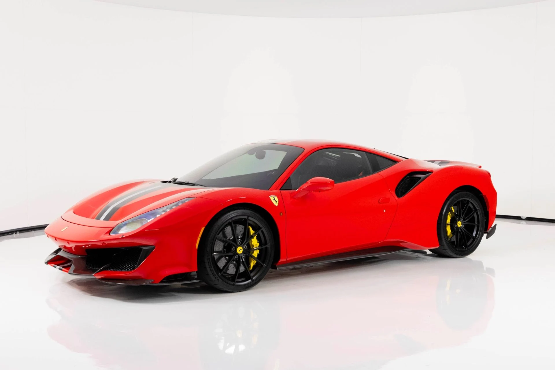 mph006_3117901420_Used_2019_Ferrari_488_Pista_Coupe_1764015847_1a76f2a4b6