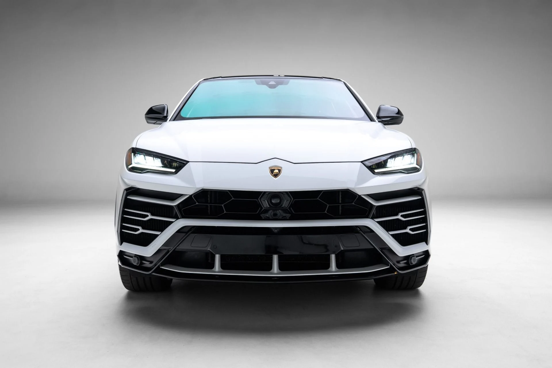 mph006_3121358924_Used_2021_Lamborghini_Urus_1775759137_b4bf5d6a33