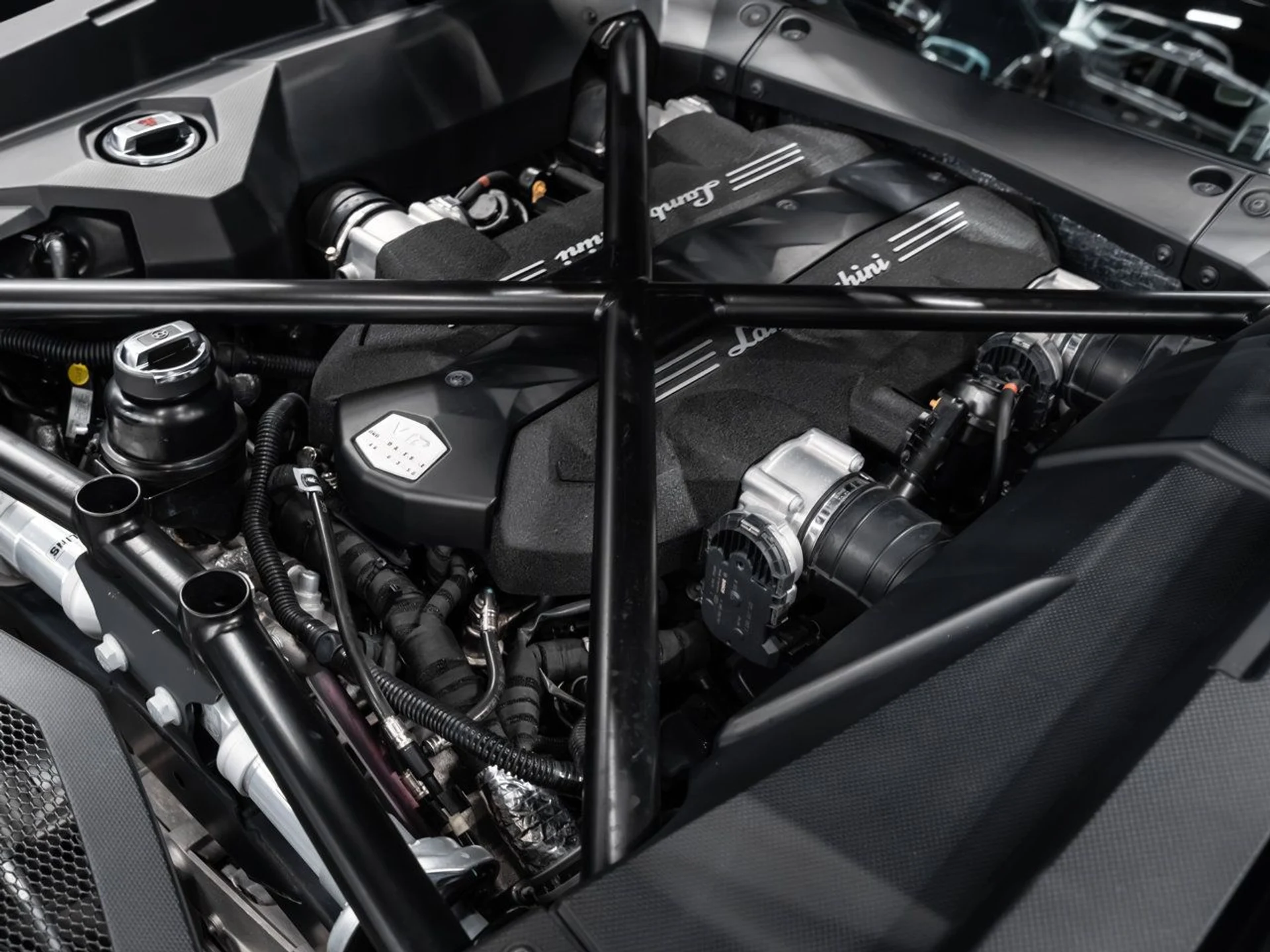 mph006_3144872091_lamborghini_aventador_2017_89ee08edef