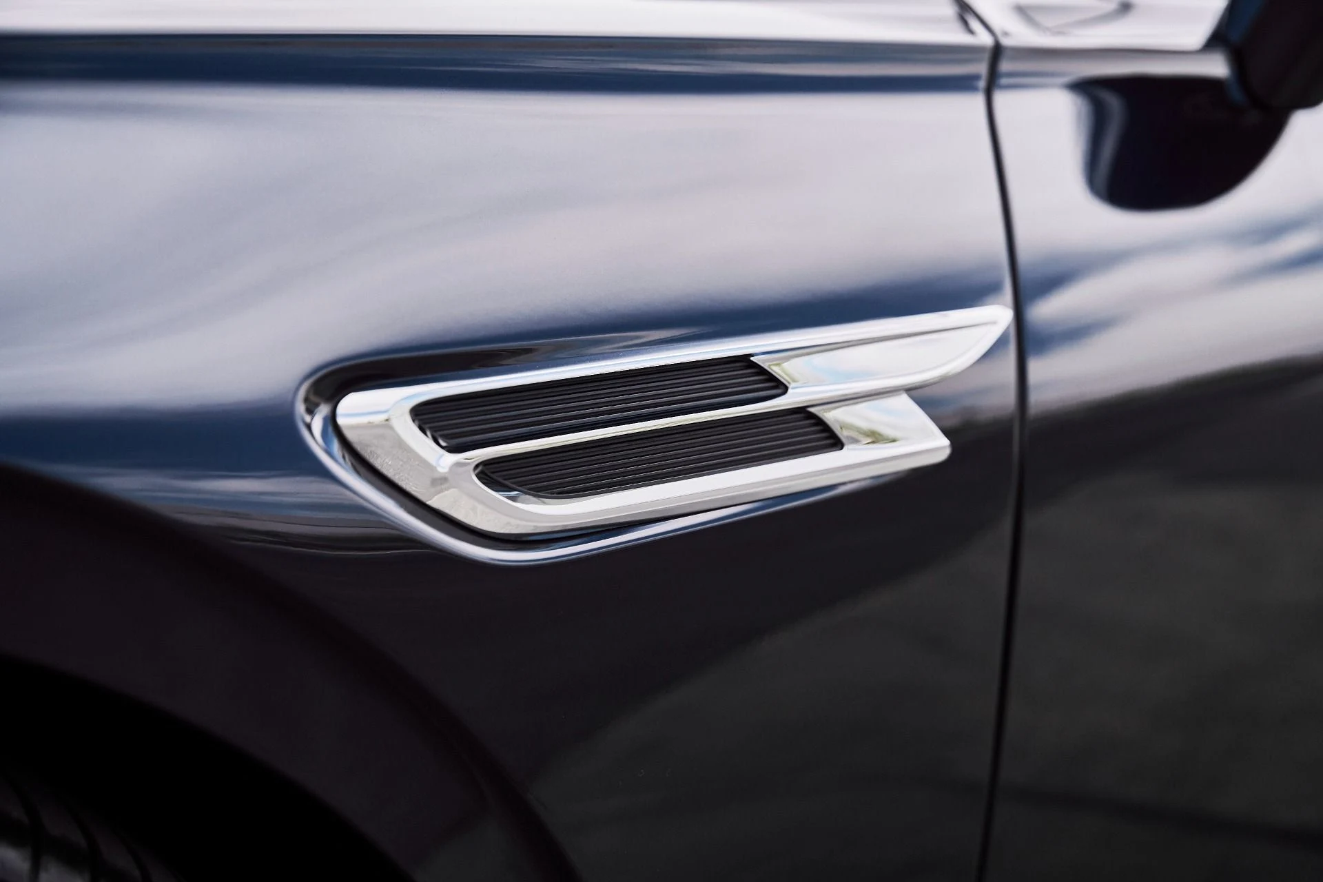 mph006_3148734174_Used_2021_Bentley_Flying_Spur_V8_1779867090_23b7085f4c