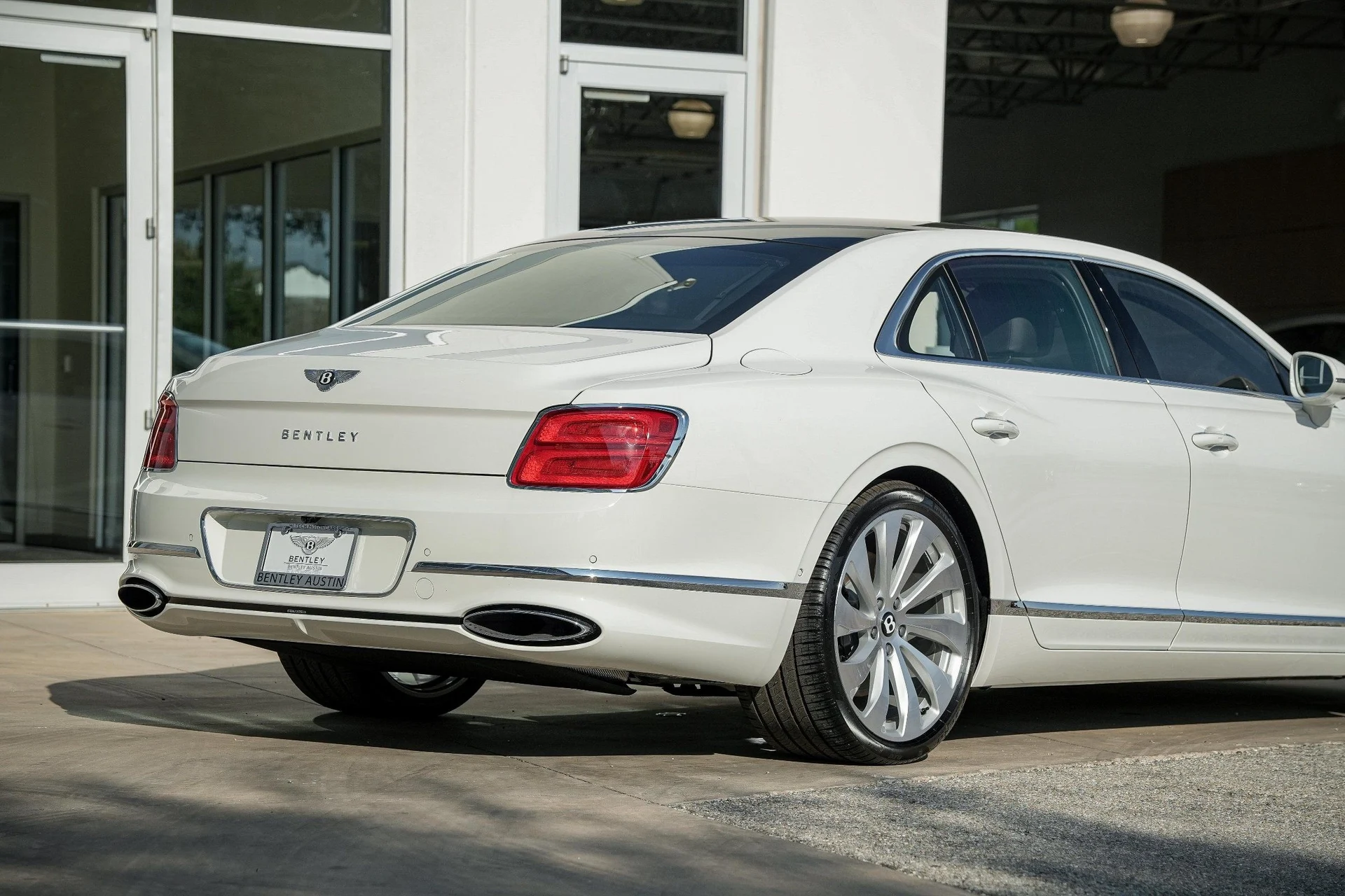 mph006_3160907848_Hi_Tech_Luxury_Imports_LLC_SCBBP_6_ZG_7_TC_024549_image_6_8a5c9b7afb