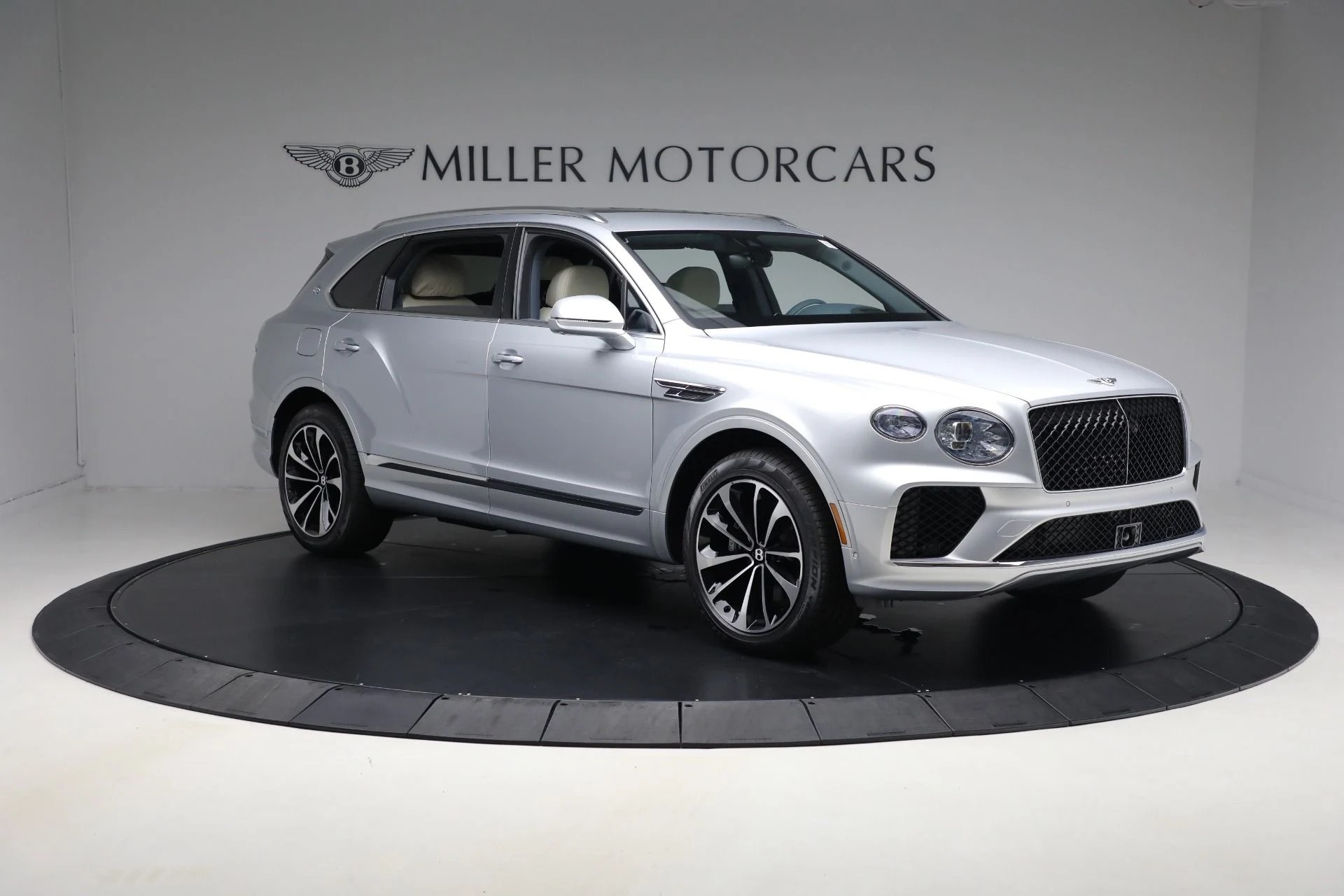 mph006_316116595_New_2025_Bentley_Bentayga_EWB_V8_8605967fe6