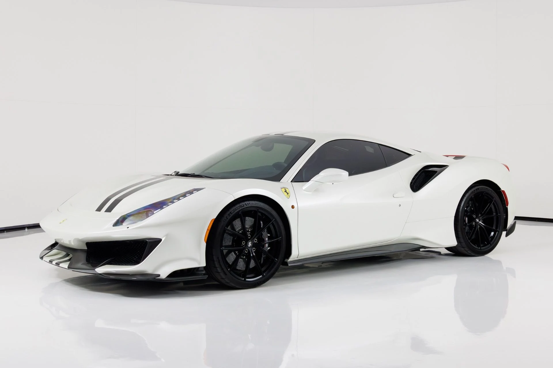 mph006_31735632_Used_2020_Ferrari_488_Pista_1771886474_5f8b313f43