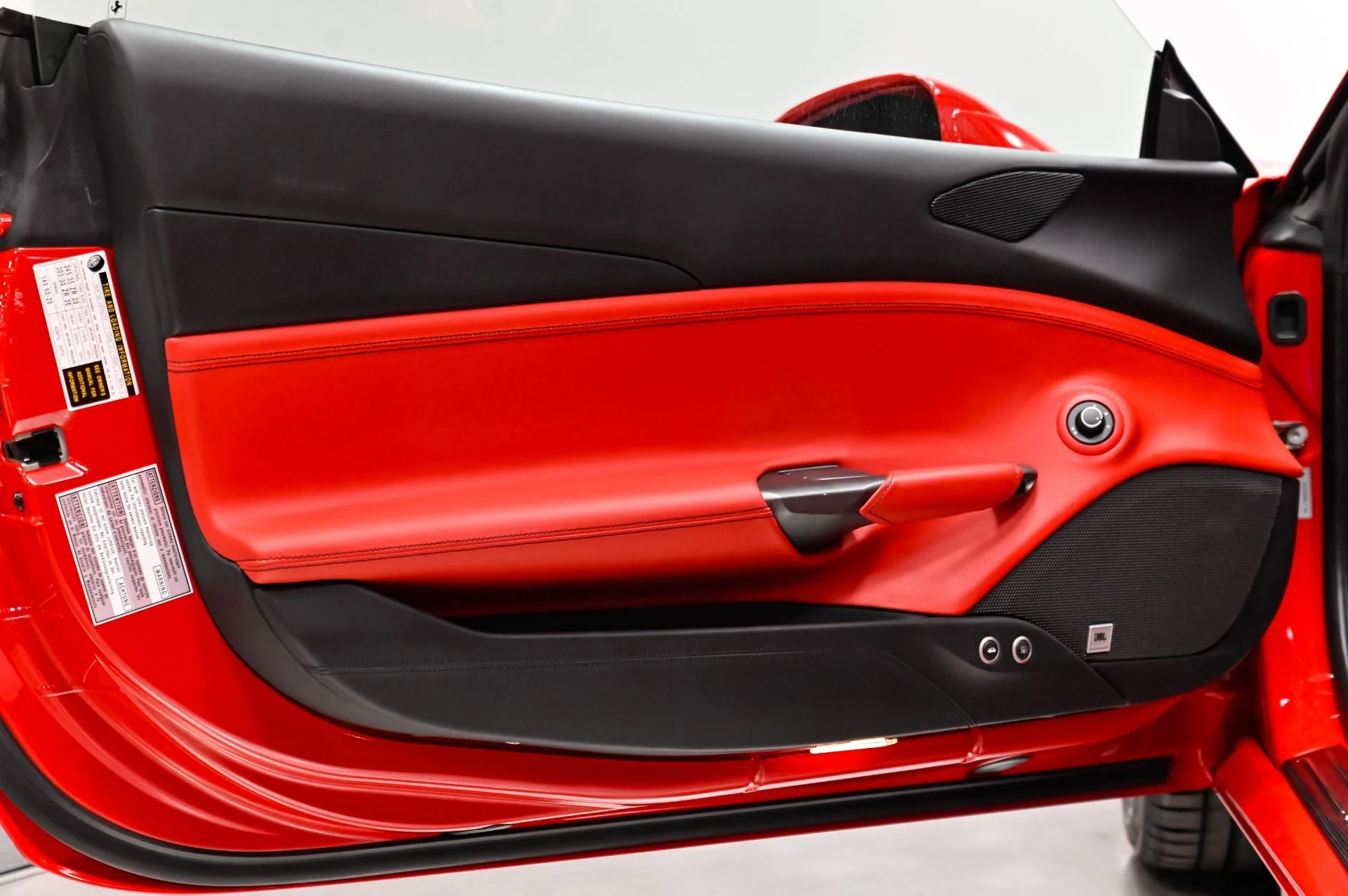 mph006_3188787156_Used_2018_Ferrari_488_Spider_1790629033_7aaa8585f4