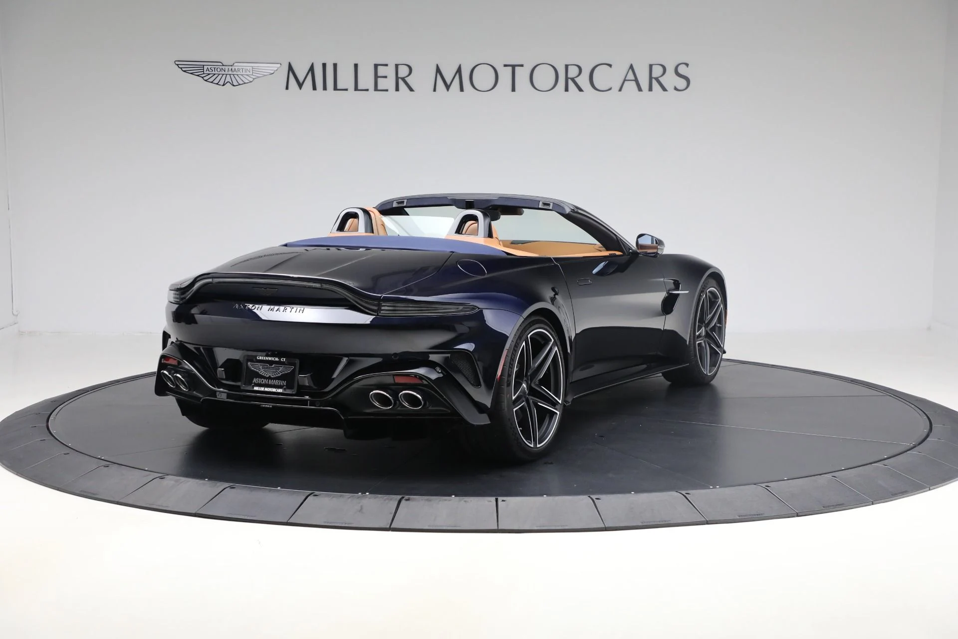 mph006_3200541007_New_2026_Aston_Martin_Vantage_Roadster_1762206551_965d646cb3