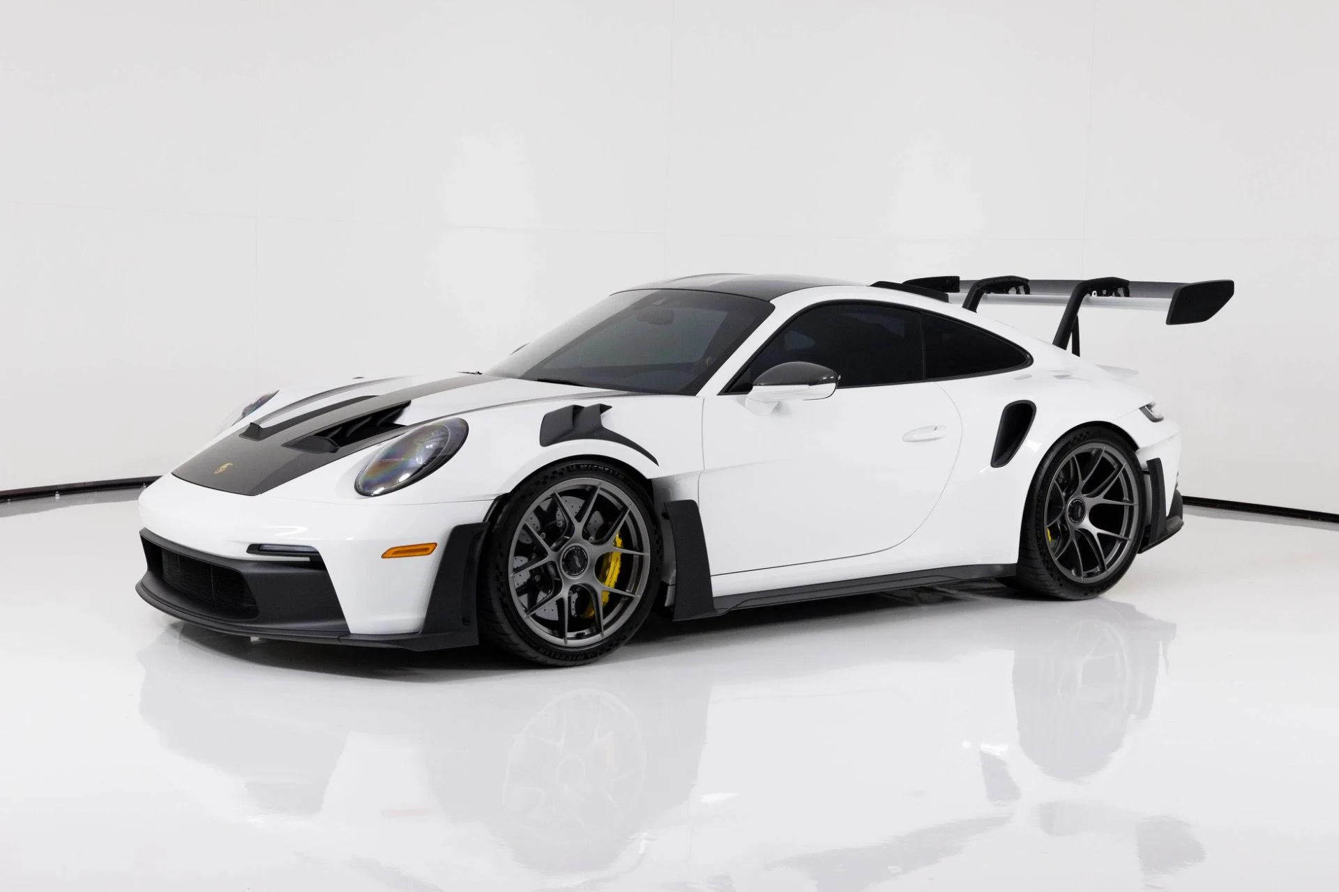 mph006_3209422400_Used_2025_Porsche_911_GT_3_RS_1764353804_5df4d2a606