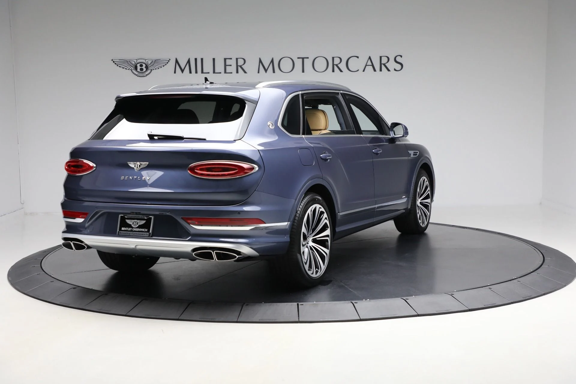 mph006_3218173445_New_2025_Bentley_Bentayga_EWB_Azure_V8_36482e6646