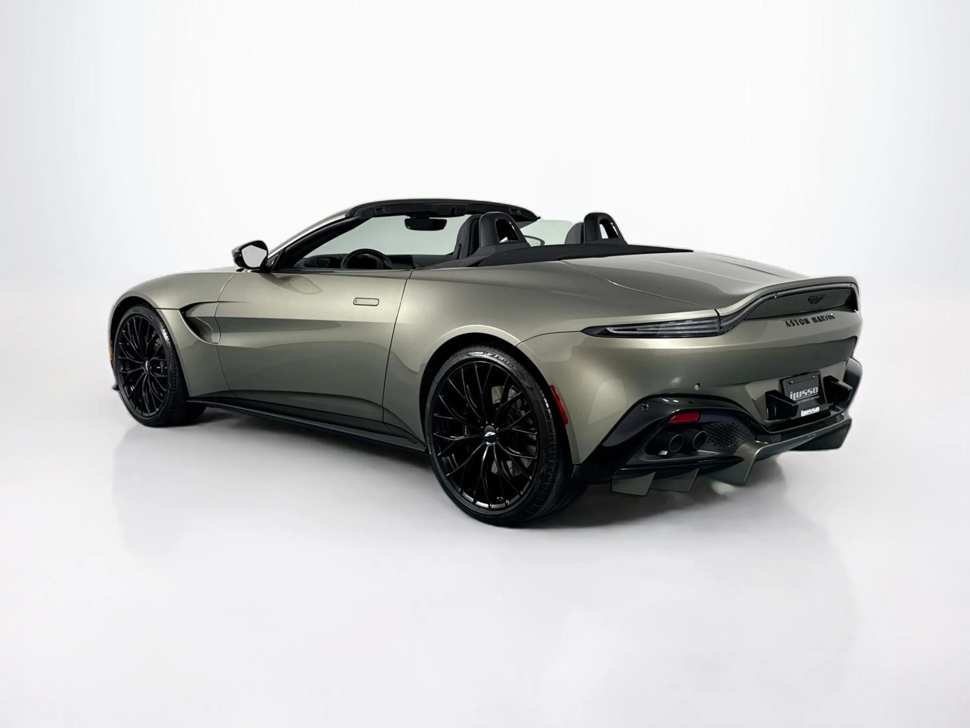 mph006_3219152816_Used_2023_Aston_Martin_Vantage_V8_1783445530_79991d2632