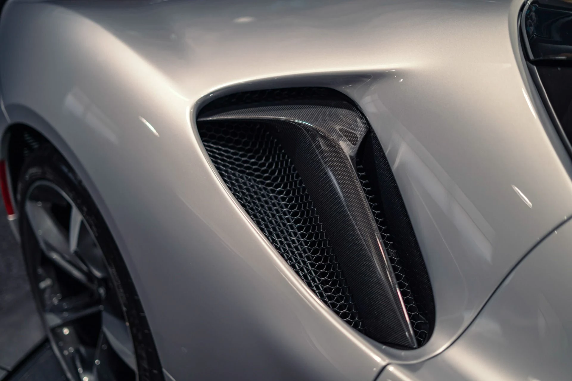 mph006_3221748053_Used_2021_Ferrari_SF_90_Stradale_HUGE_660k_MSRP_1776712000_ad435887ed