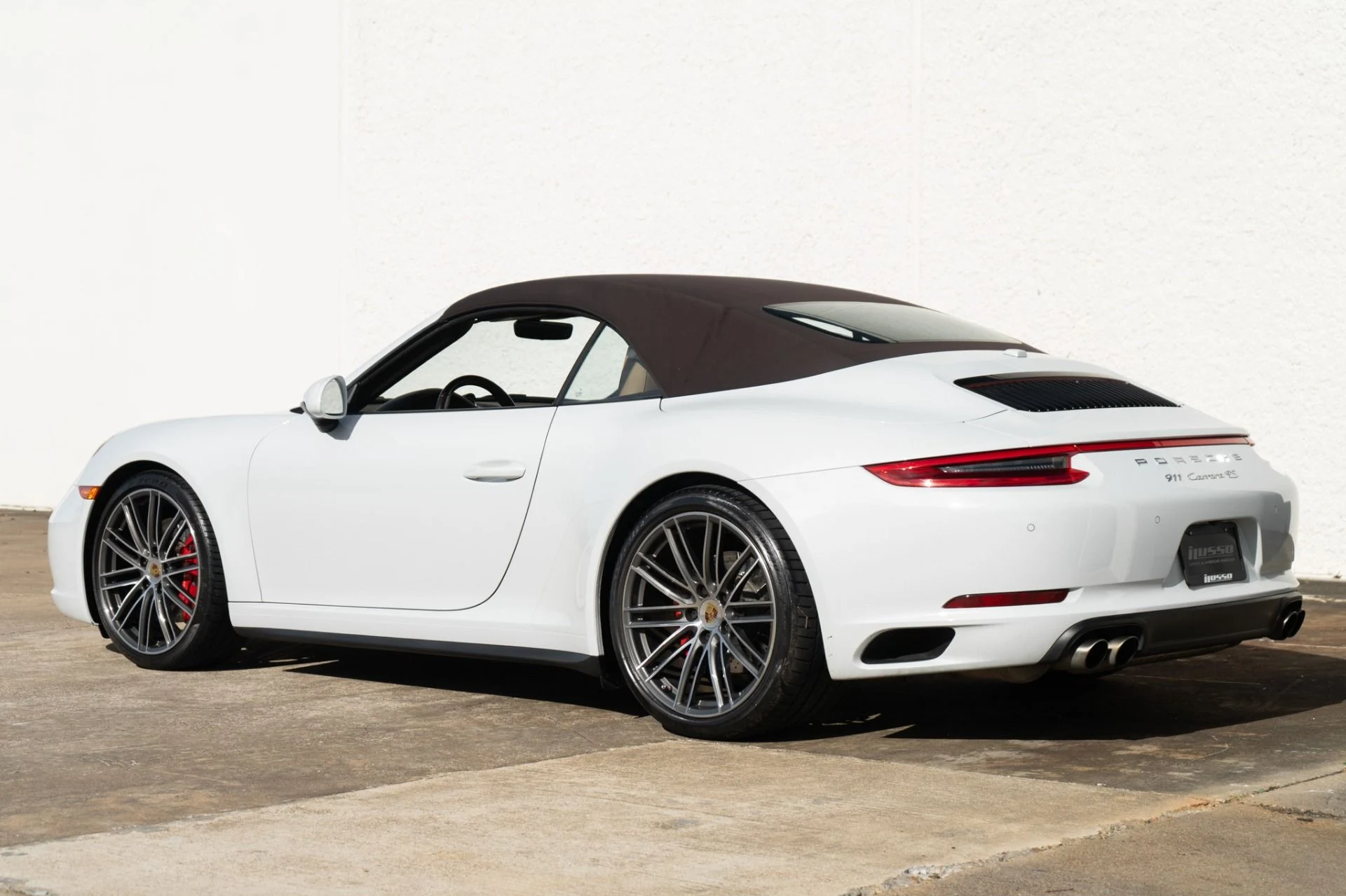 mph006_3228548063_Used_2018_Porsche_911_Carrera_4_S_1775580222_1027f066f7