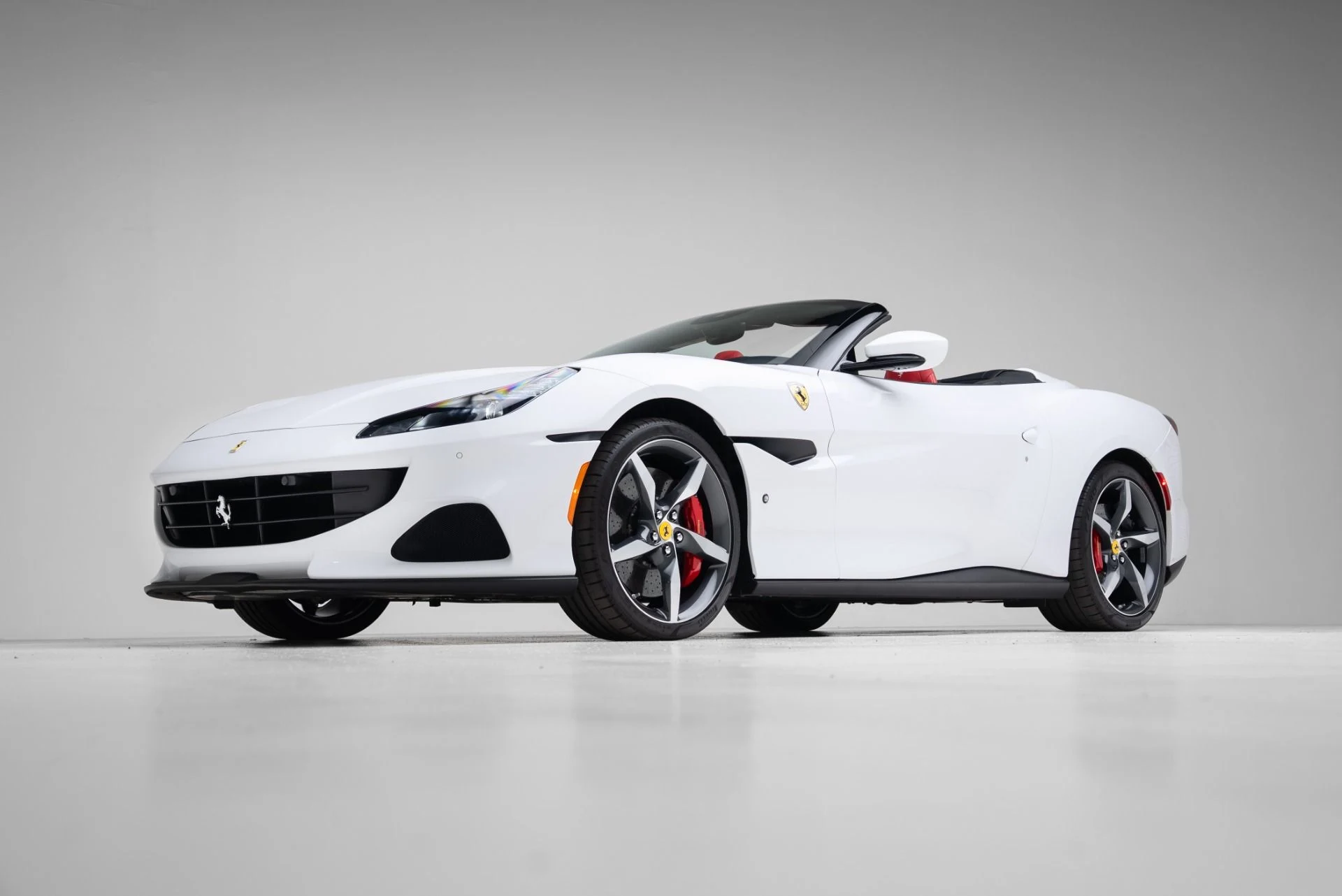 mph006_3231292622_Used_2022_Ferrari_Portofino_M_1771016640_b587d0f1ff