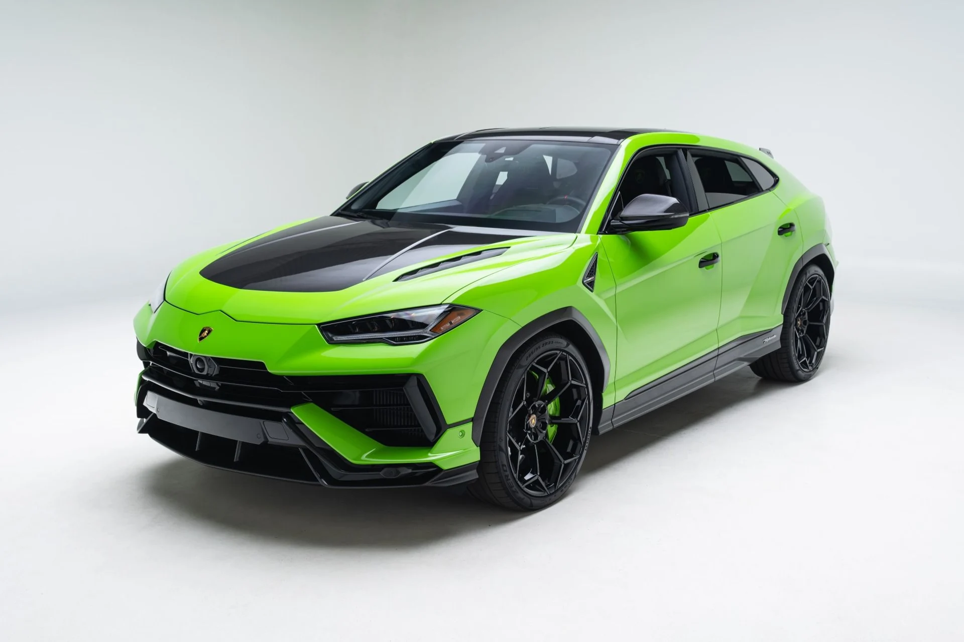 mph006_3232099564_Used_2023_Lamborghini_Urus_Performante_1779121057_5e8ca0de71