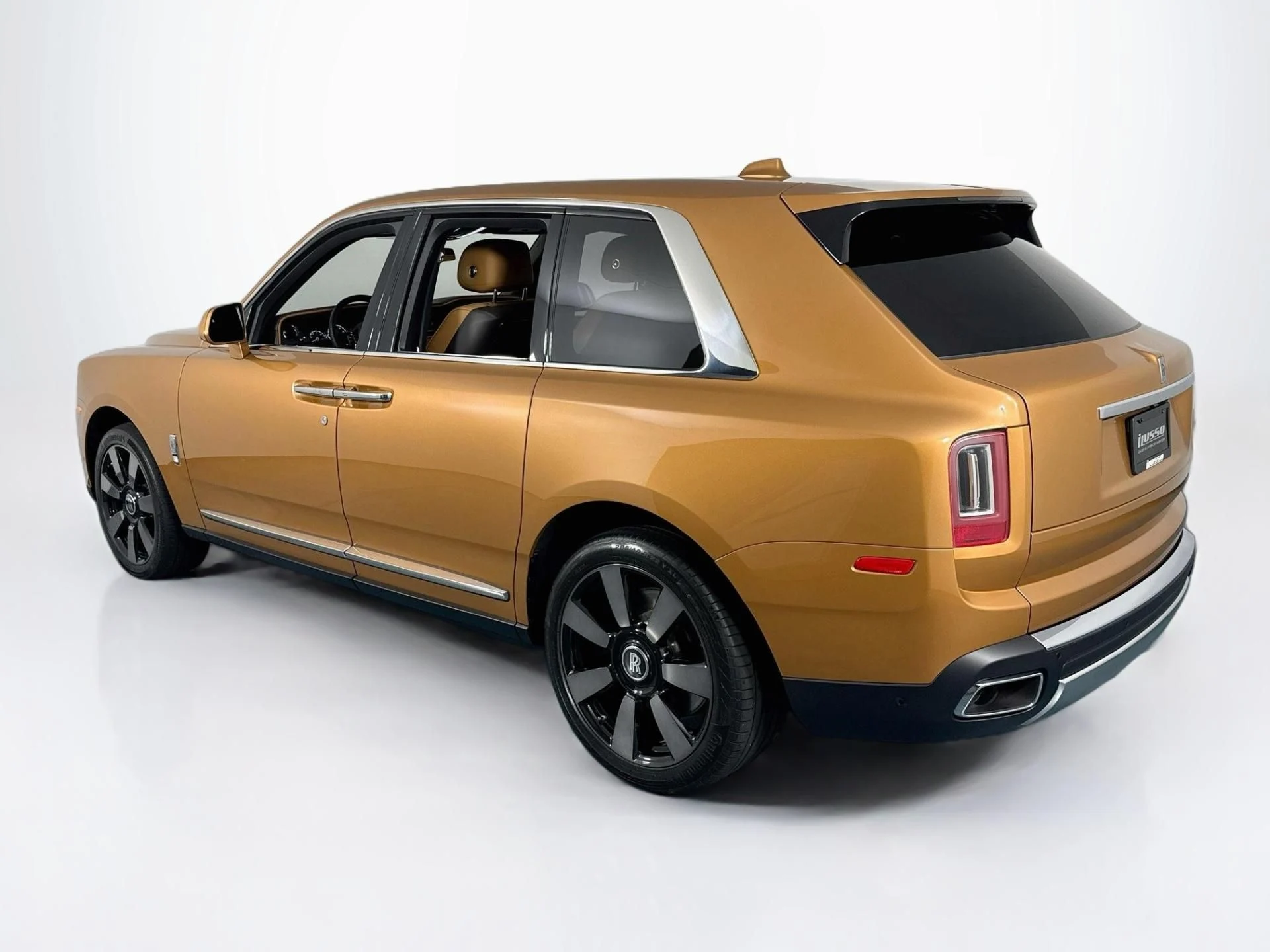 mph006_3236110202_Used_2023_Rolls_Royce_Cullinan_1790281985_7023bf78de