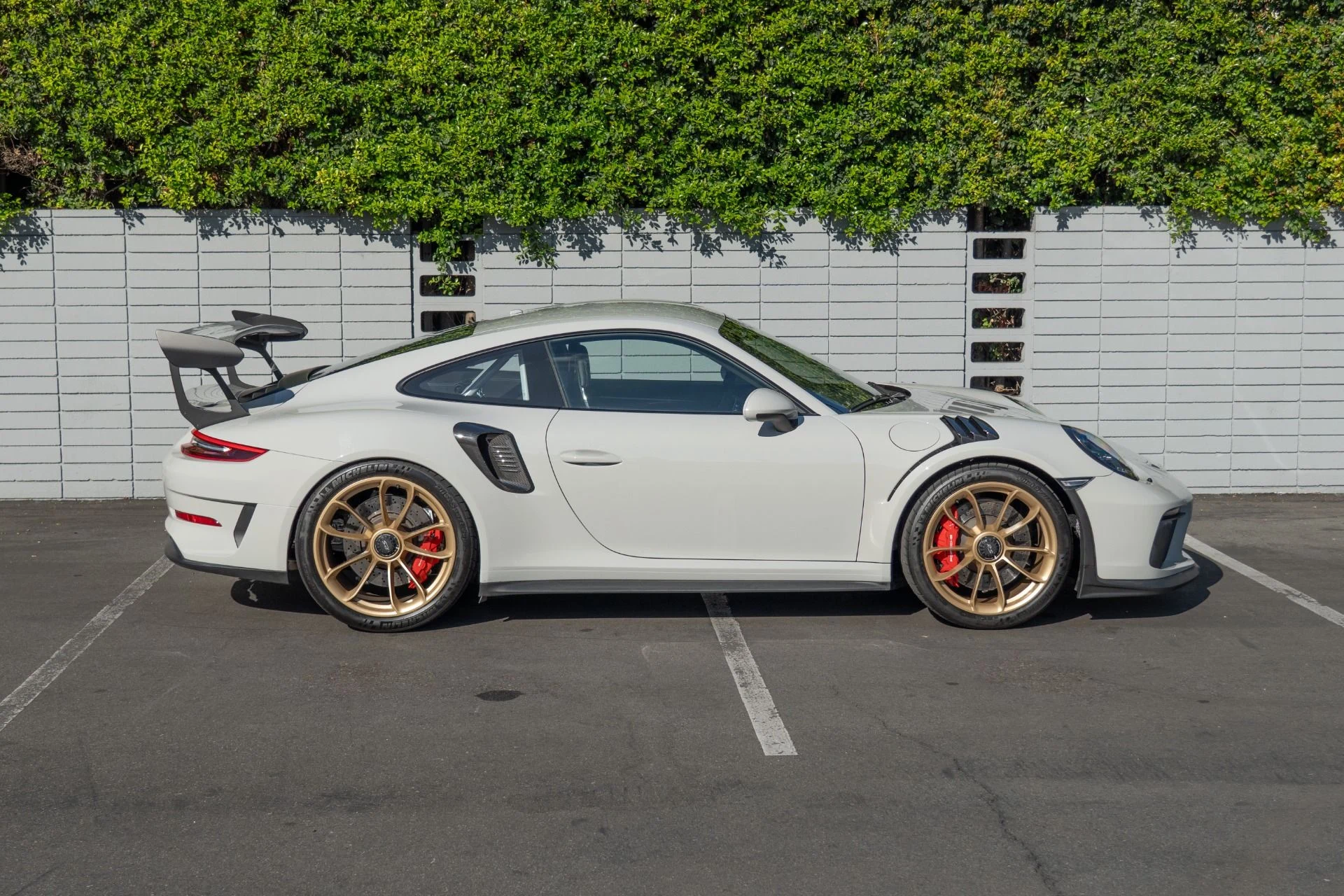 mph006_3245019690_Used_2019_Porsche_911_GT_3_RS_1759431879_aa8a94122a
