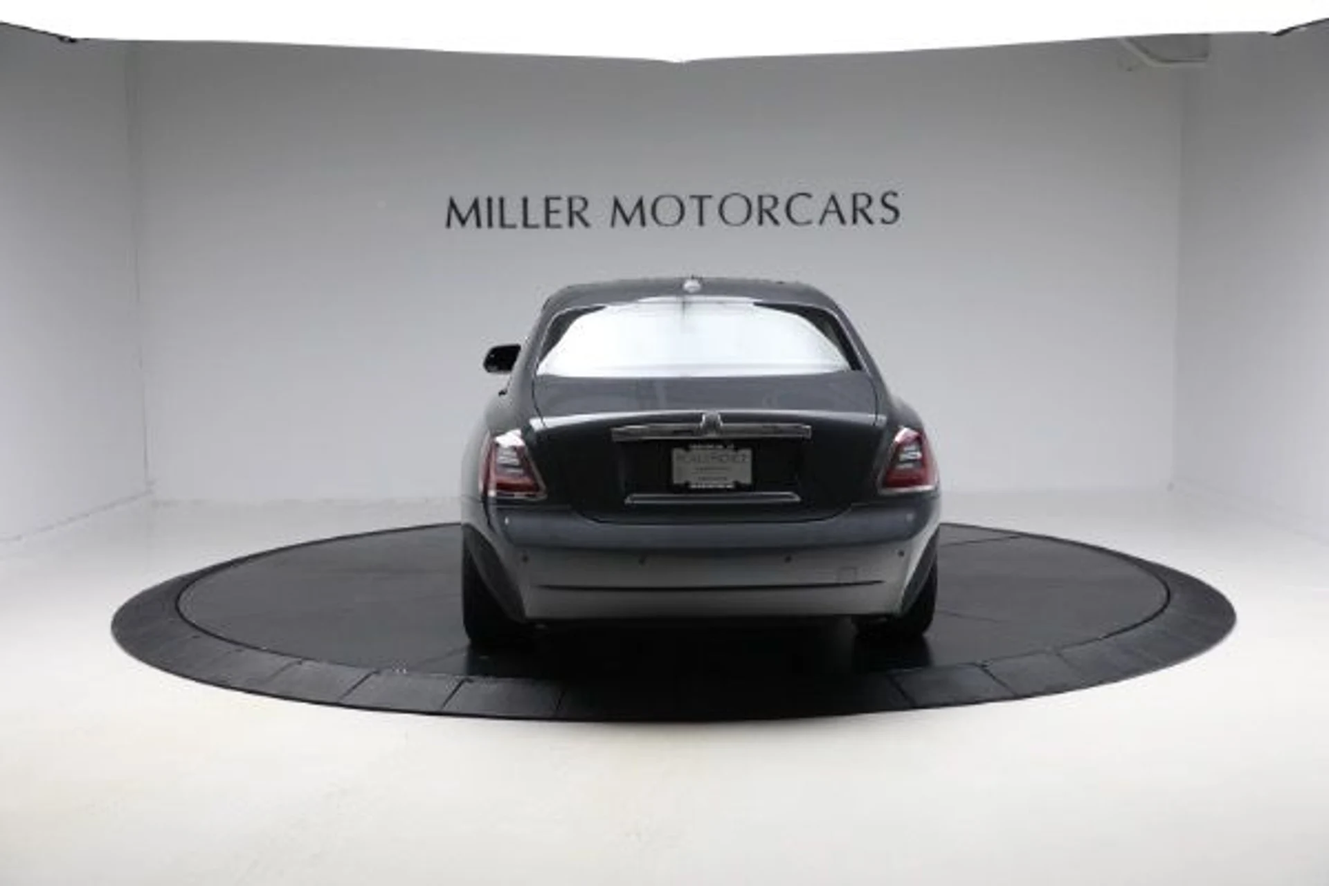 mph006_3252403725_Used_2024_Rolls_Royce_Ghost_f963e02cb9