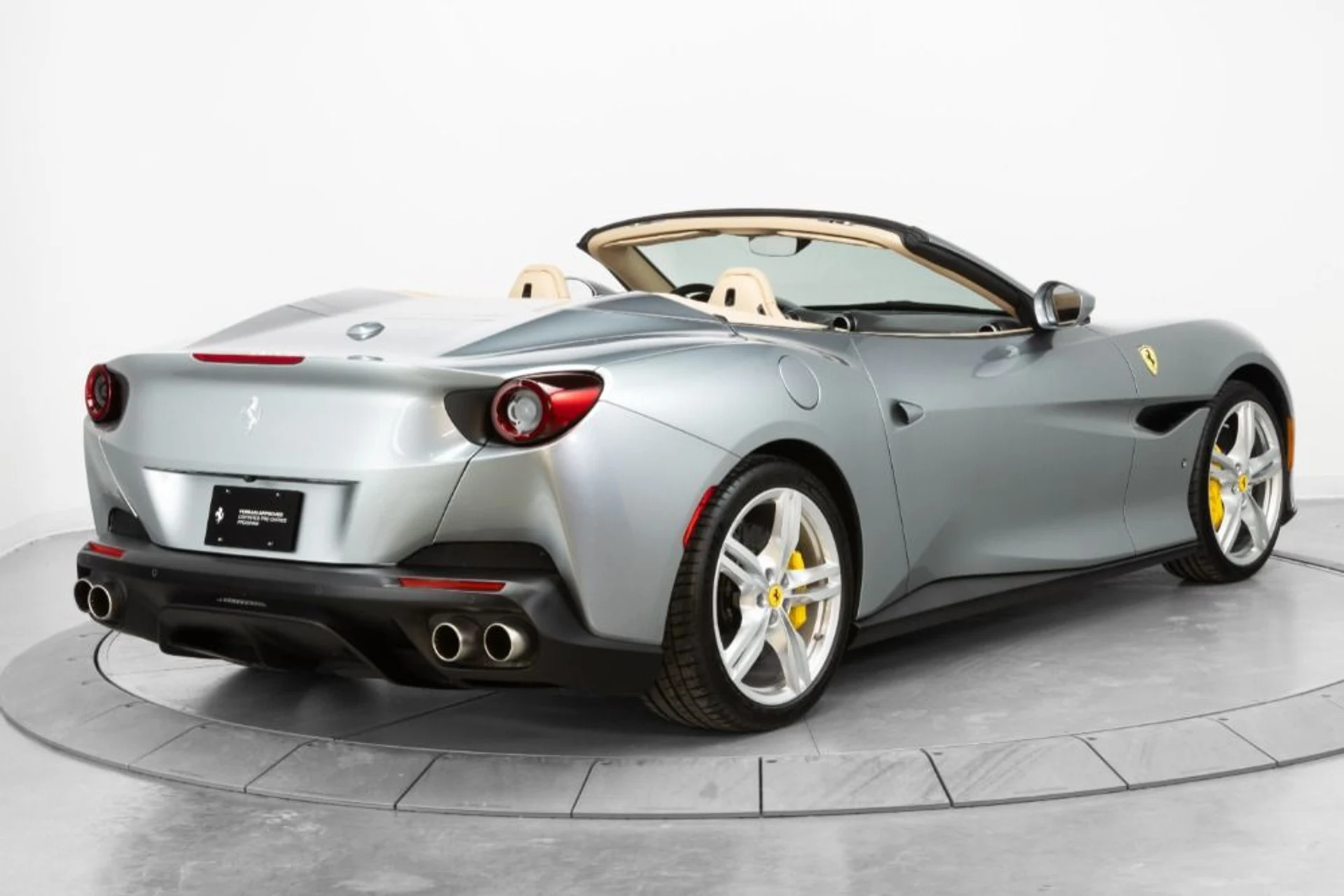 mph006_3254638054_Used_2019_Ferrari_Portofino_e5ff5c1558