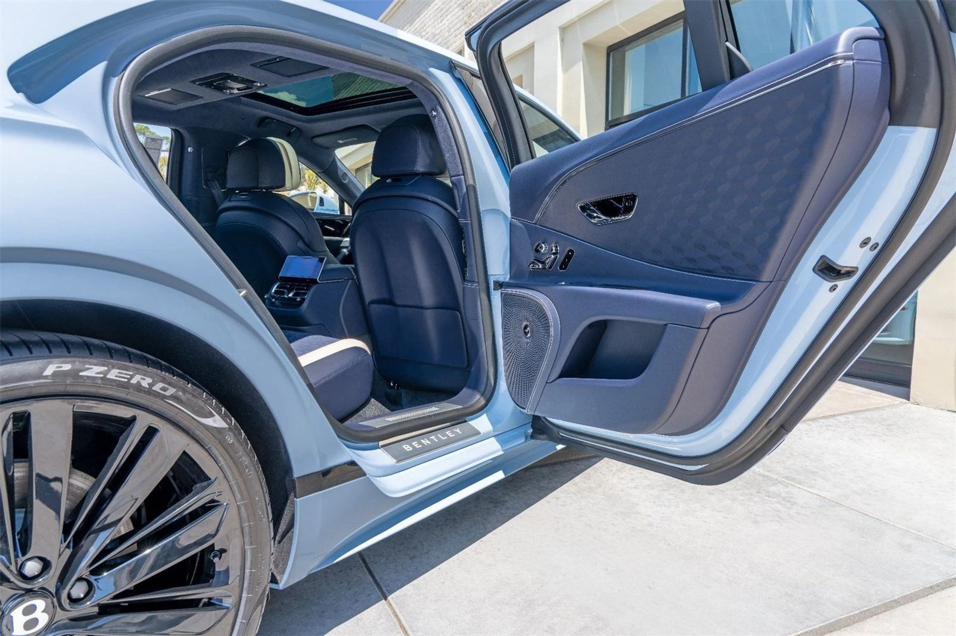 mph006_3263789140_64d728d5d63e1fca7a27e001a723a4f9_4a4996acc2