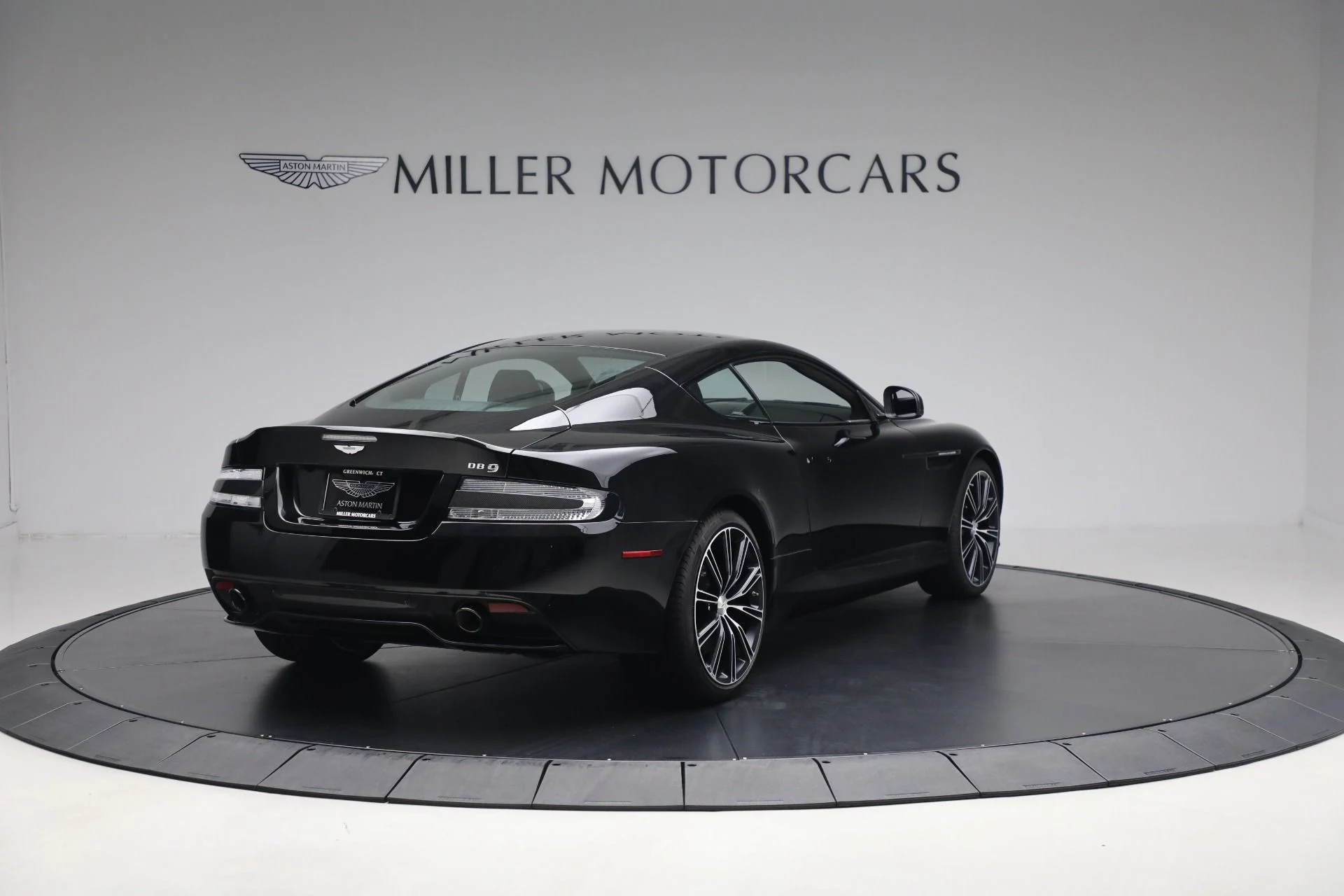 mph006_3266769897_Used_2015_Aston_Martin_DB_9_Carbon_Edition_e7cf02ea0e