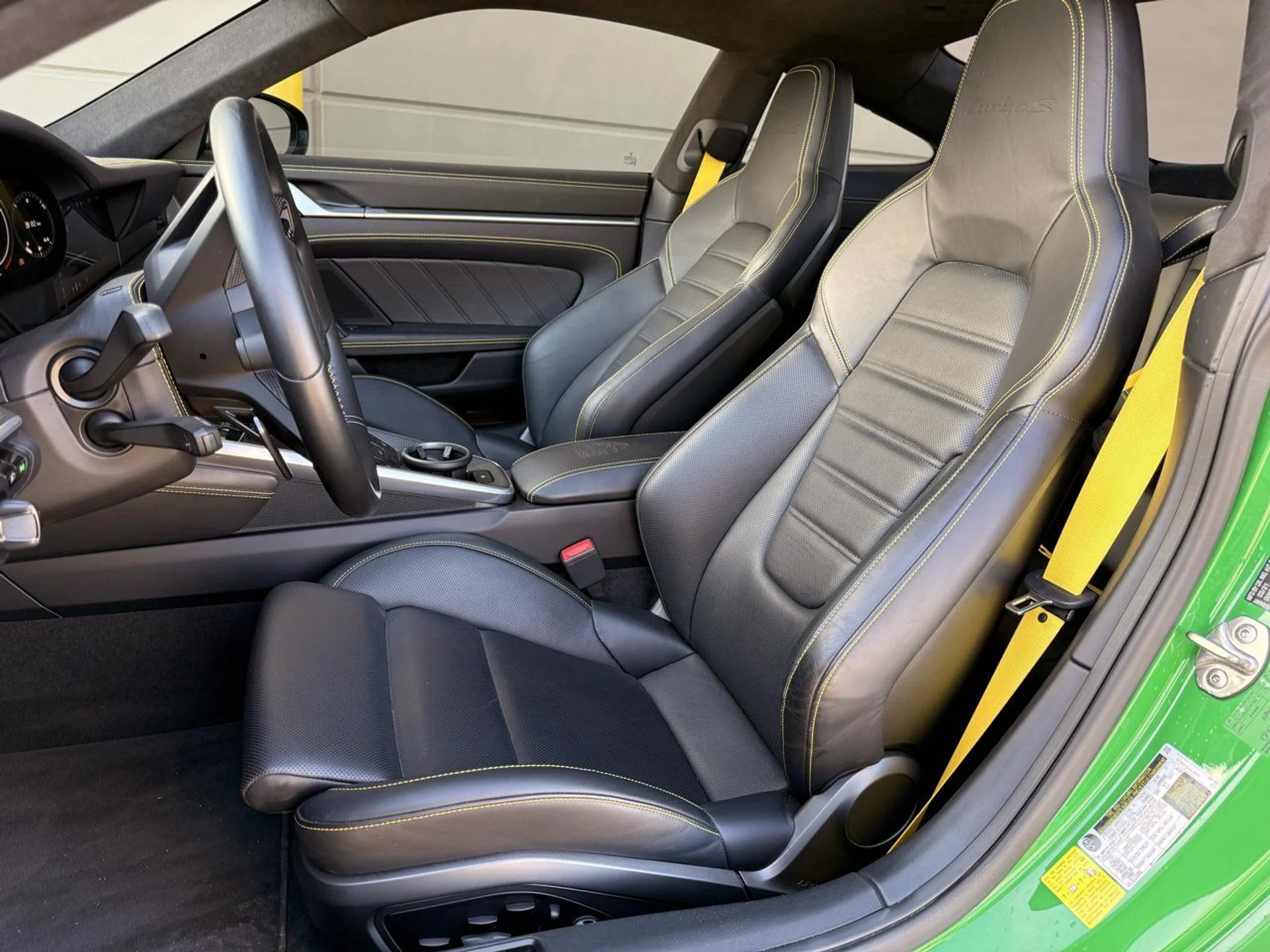 mph006_3269570637_porsche_911_2021_ee2ea12b3d