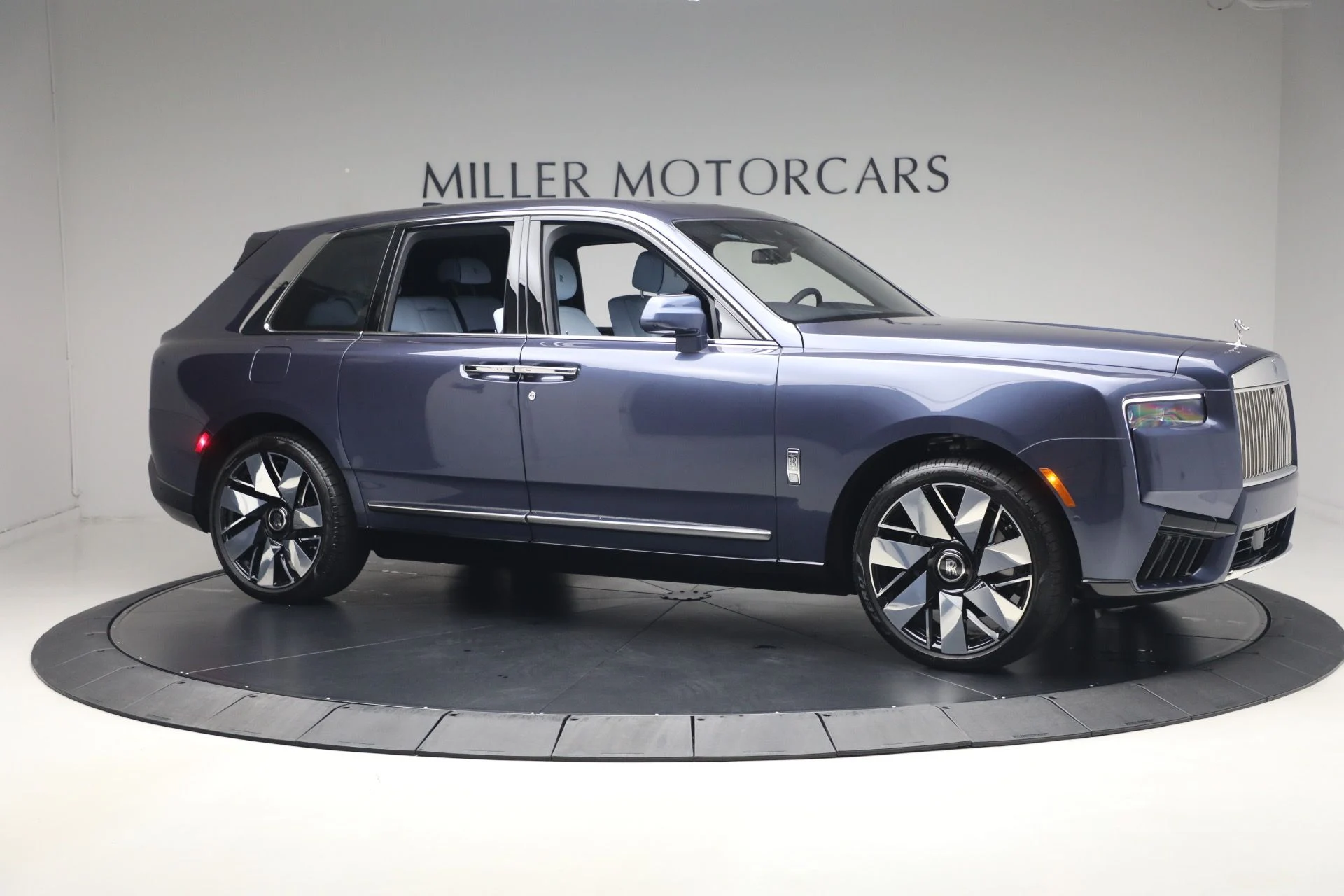 mph006_3286256841_Used_2025_Rolls_Royce_Cullinan_7fc962a9c9